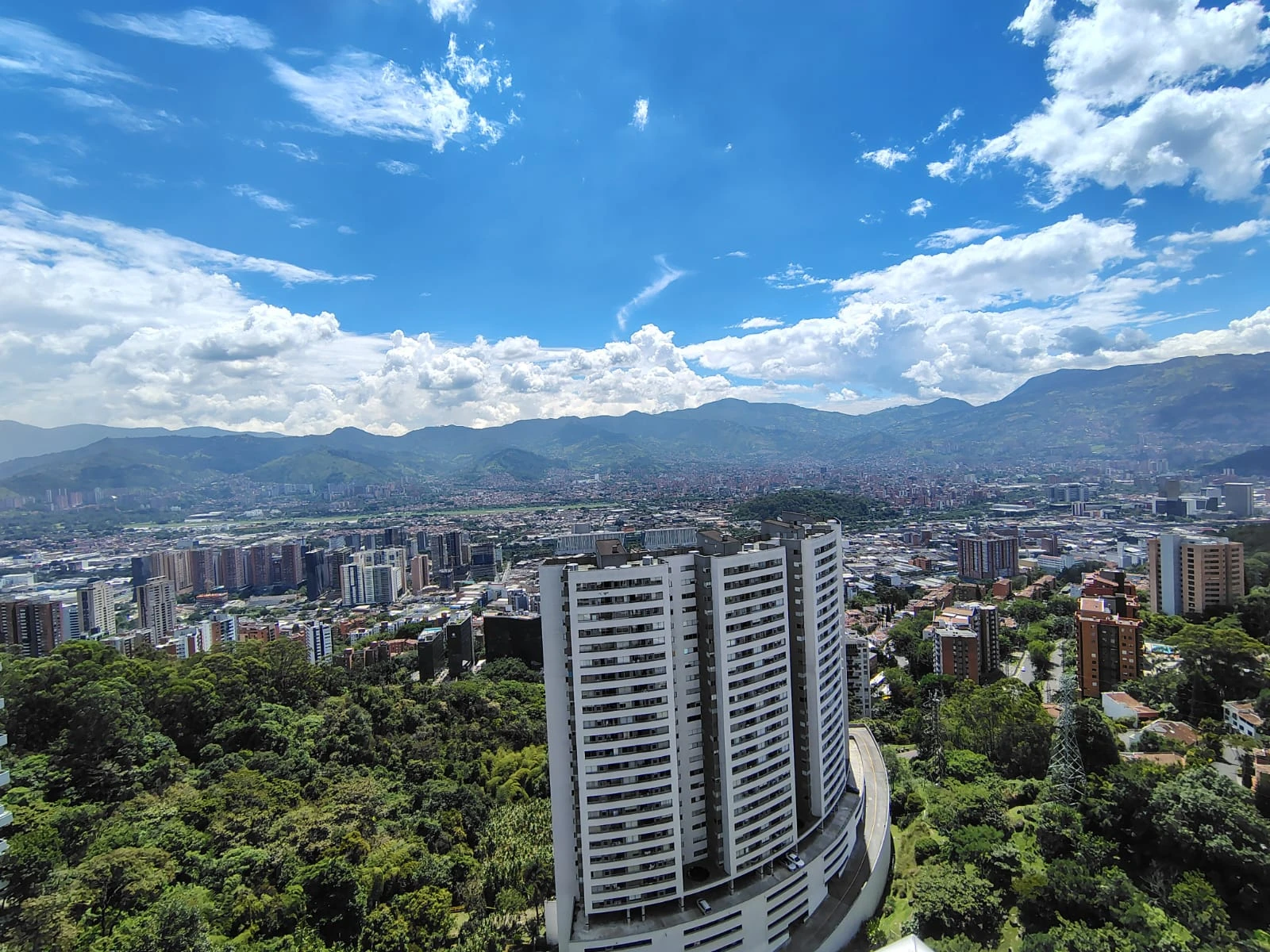 Apartamento en arriendo sector Loma del Indio