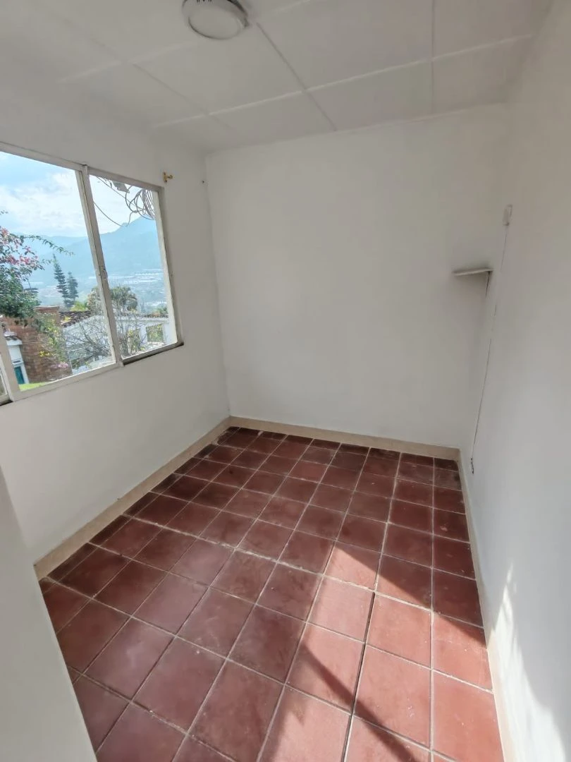 casa en arriendo con pesebrera en copacabana