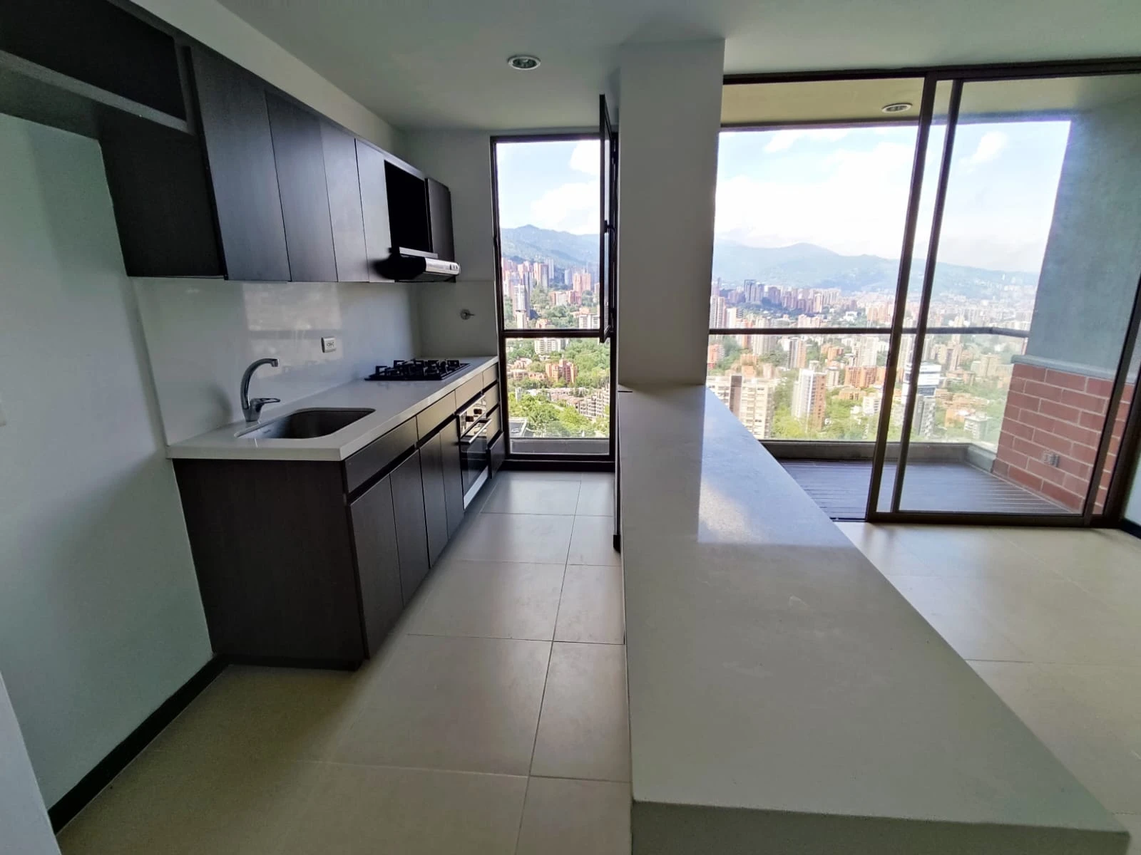 apartamento en arriendo sector superior padre marianito