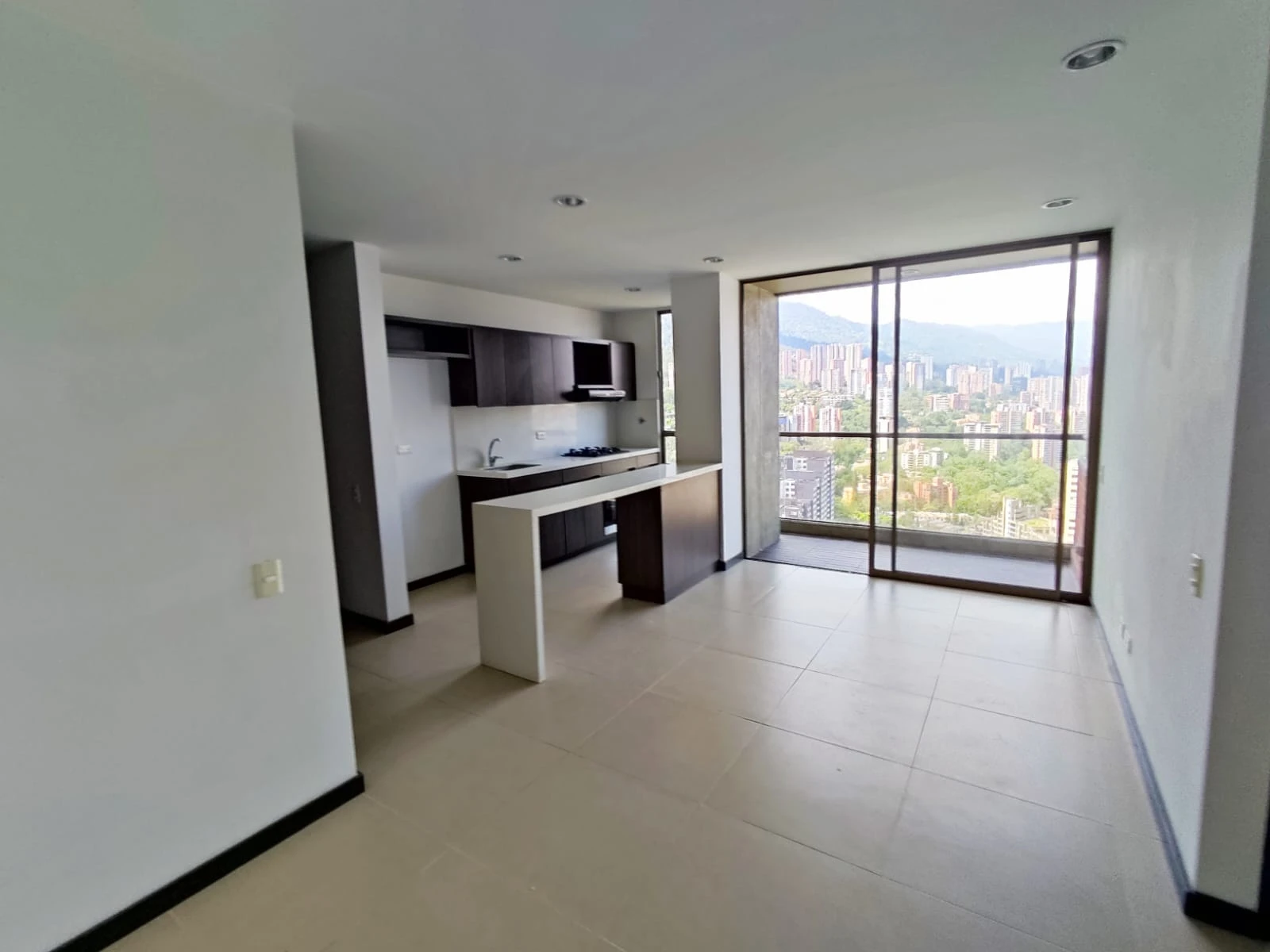 apartamento en arriendo sector superior padre marianito