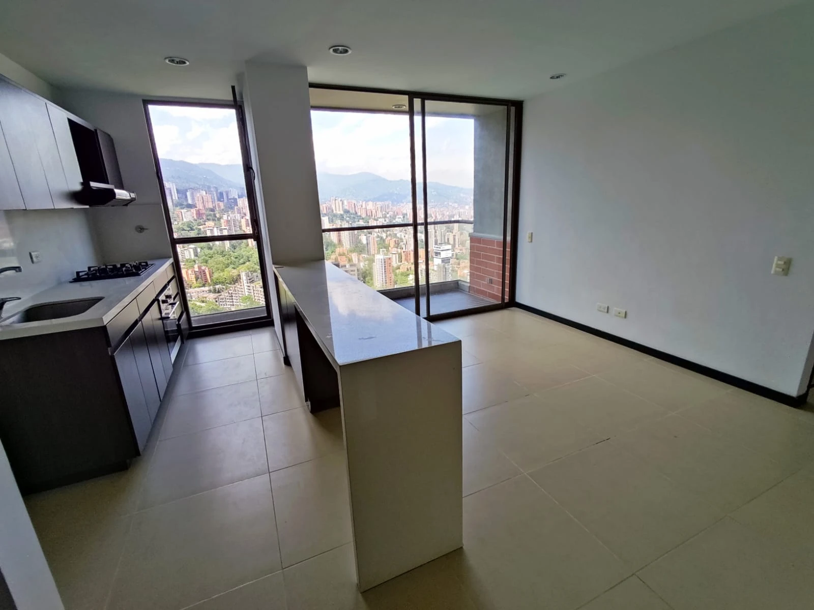 apartamento en arriendo sector superior padre marianito