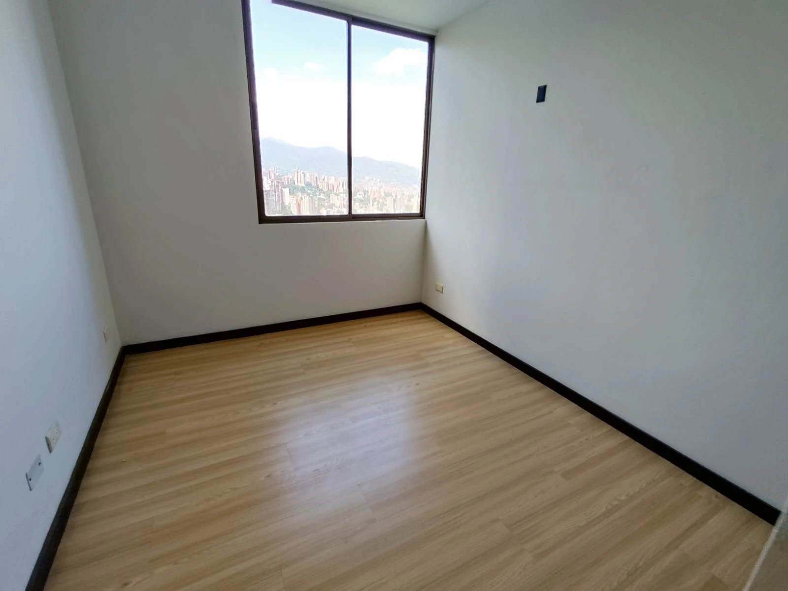 apartamento en arriendo sector superior padre marianito