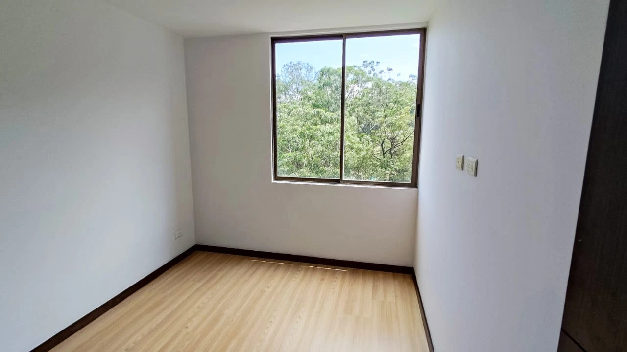apartamento en arriendo sector superior padre marianito