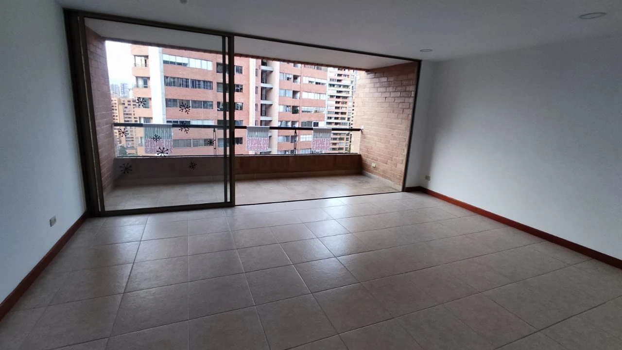 apartamento en arriendo sector superior Loma de los Parra