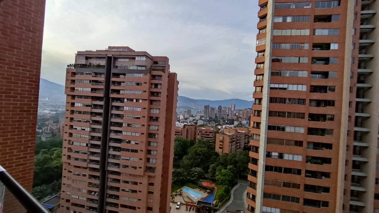 apartamento en arriendo sector superior Loma de los Parra