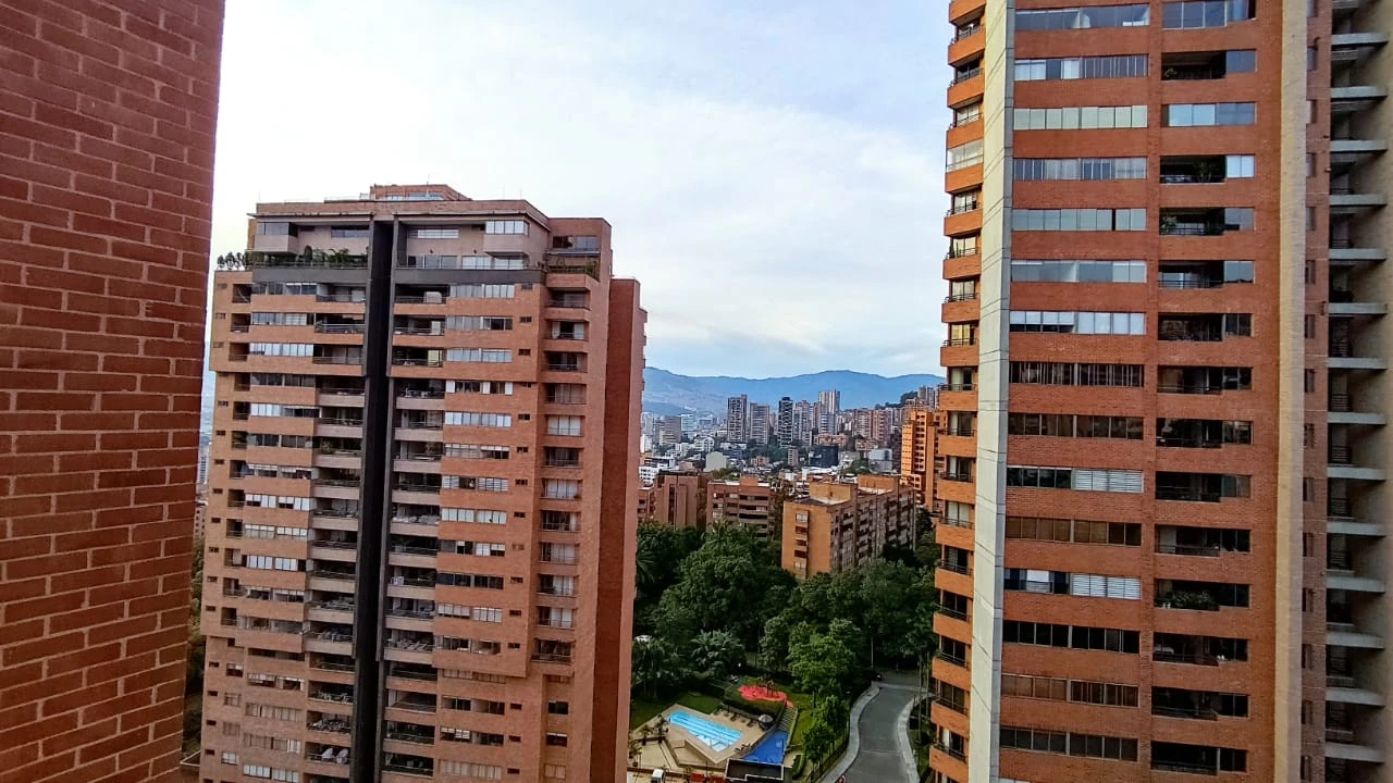 apartamento en arriendo sector superior Loma de los Parra