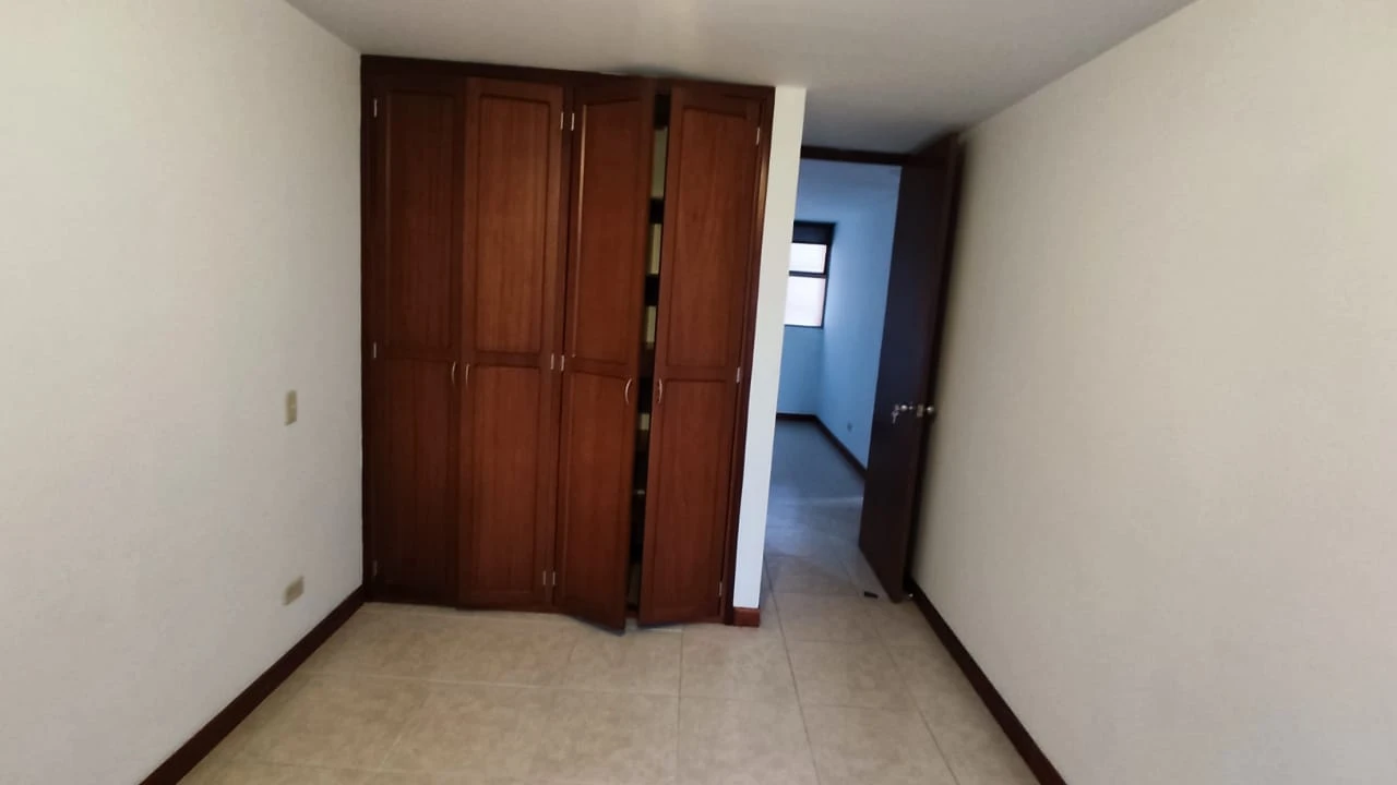 apartamento en arriendo sector superior Loma de los Parra