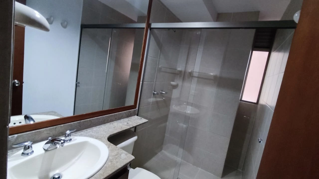 apartamento en arriendo sector superior Loma de los Parra