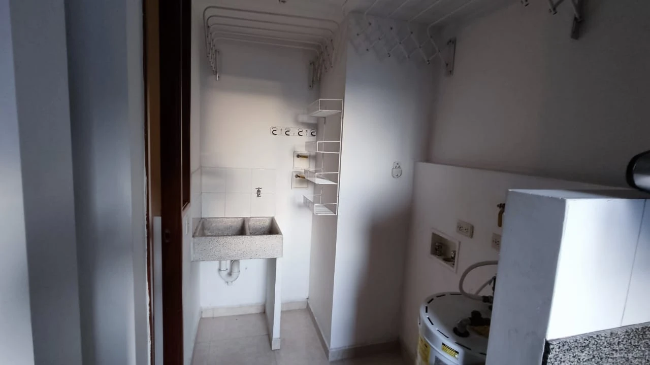 apartamento en arriendo sector superior Loma de los Parra