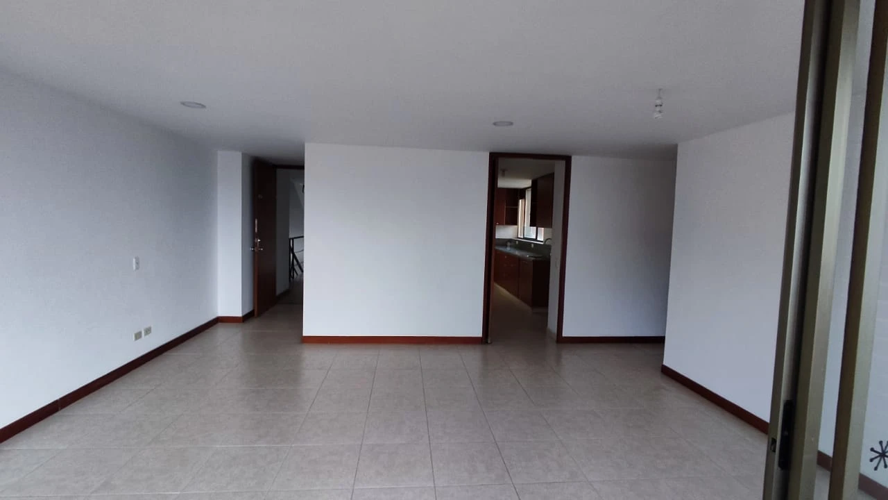 apartamento en arriendo sector superior Loma de los Parra