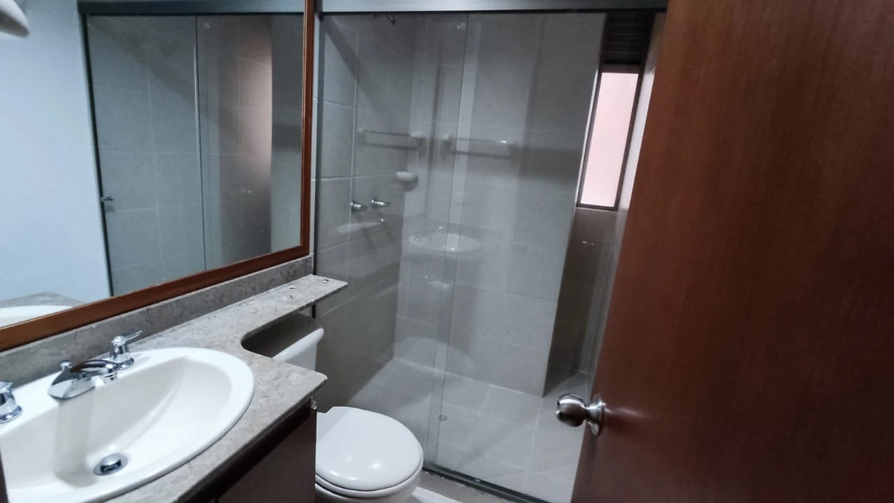 apartamento en arriendo sector superior Loma de los Parra