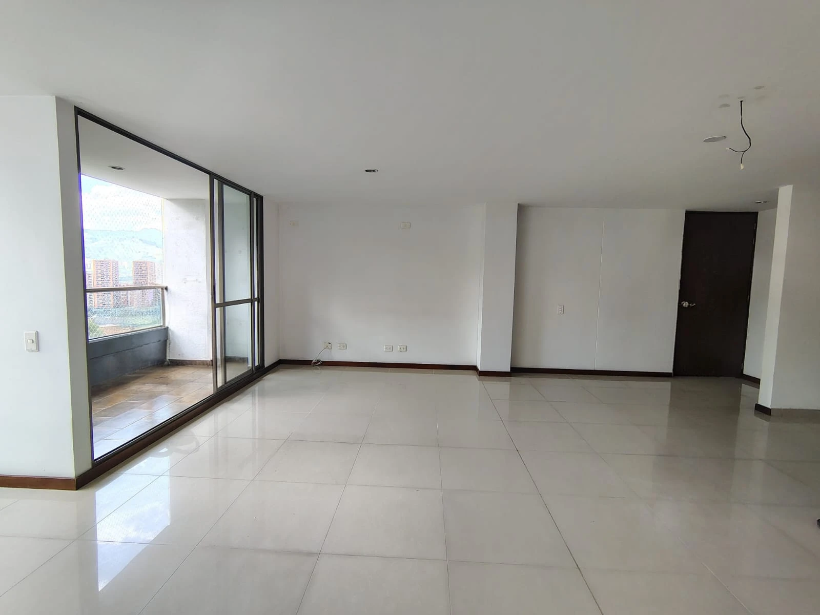 Apartamento en arriendo sector Loma del Encierro 