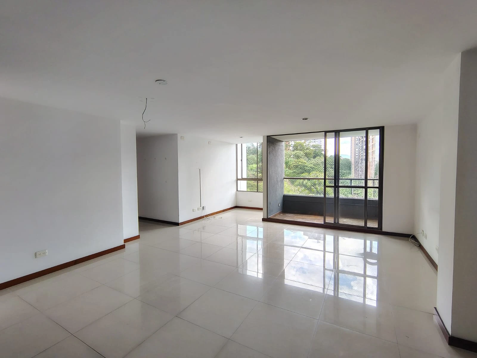 Apartamento en arriendo sector Loma del Encierro 