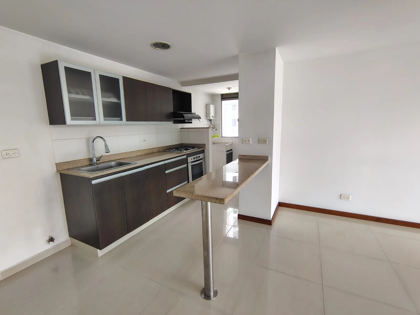 Apartamento en arriendo sector Loma del Encierro 