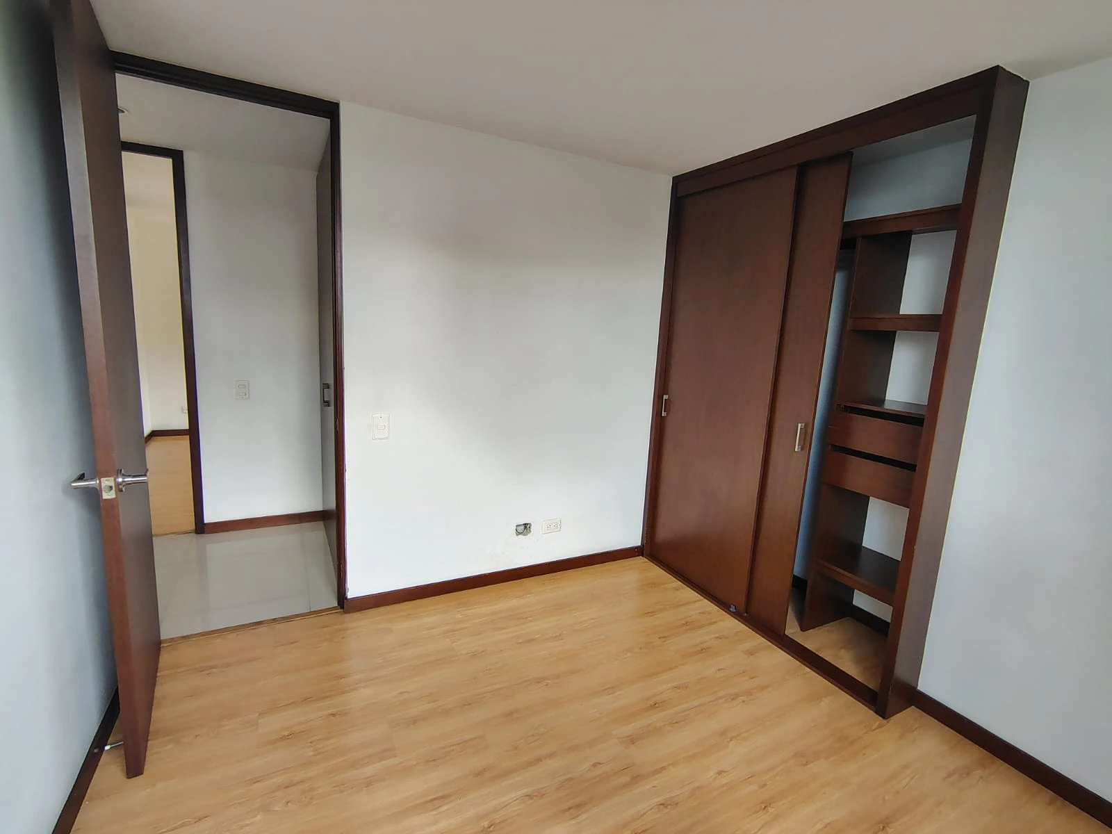 Apartamento en arriendo sector Loma del Encierro 