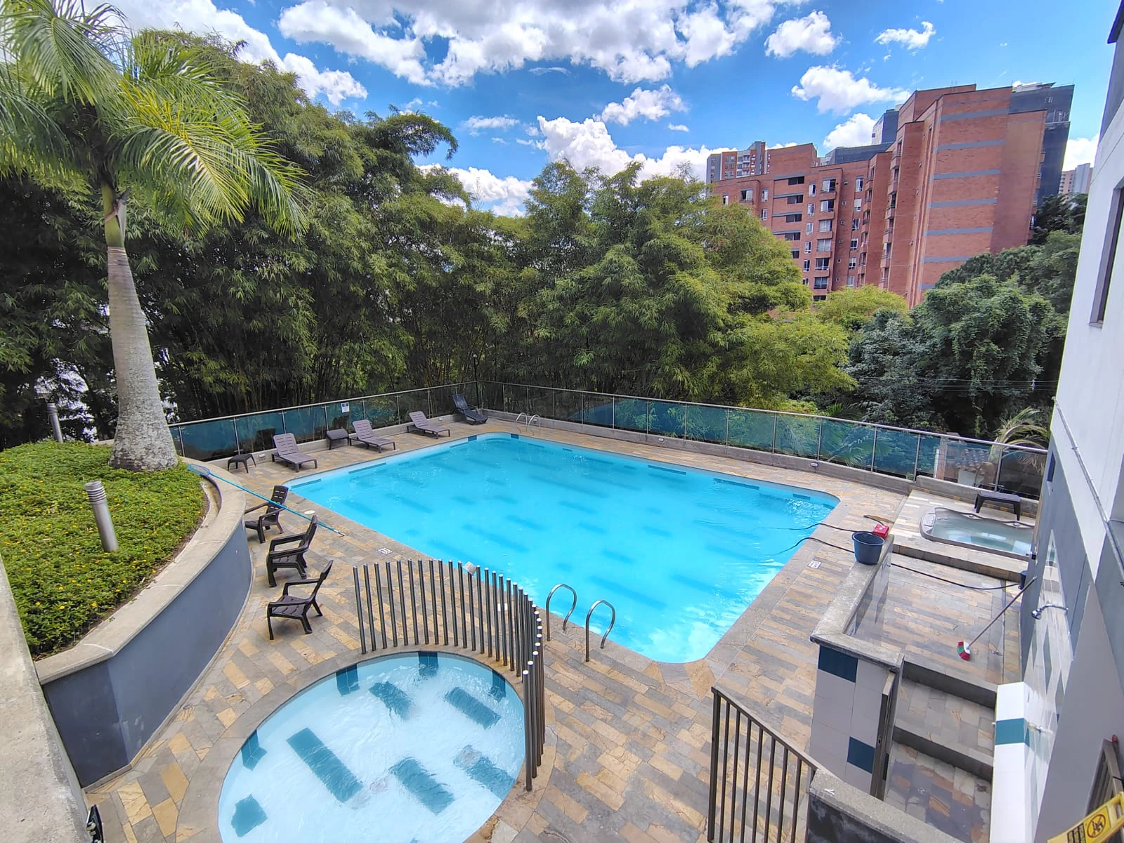 Apartamento en arriendo sector Loma del Encierro 