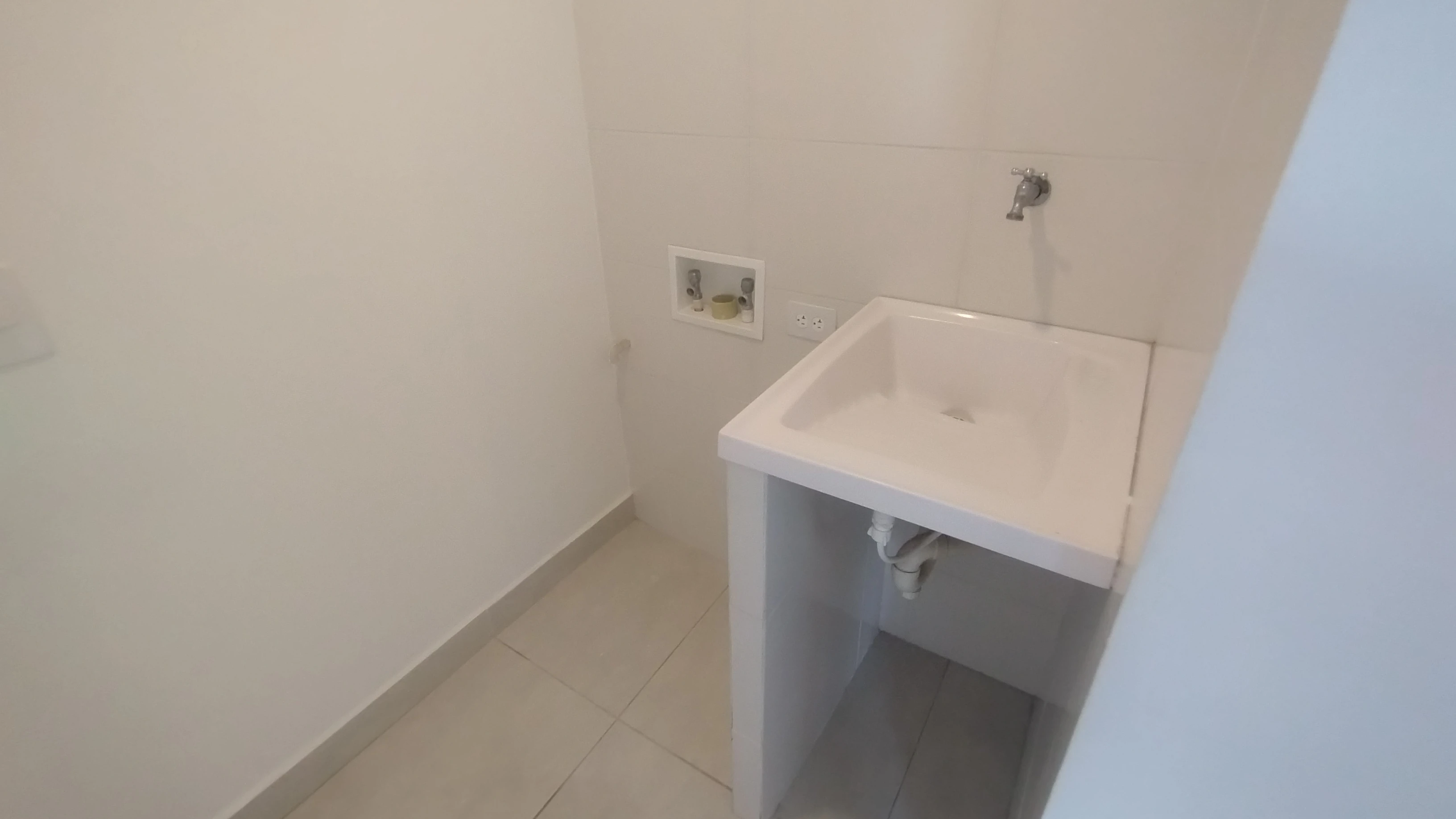 APARTAMENTO PARA ARRIENDO CERCA DE BUENAVISTA 