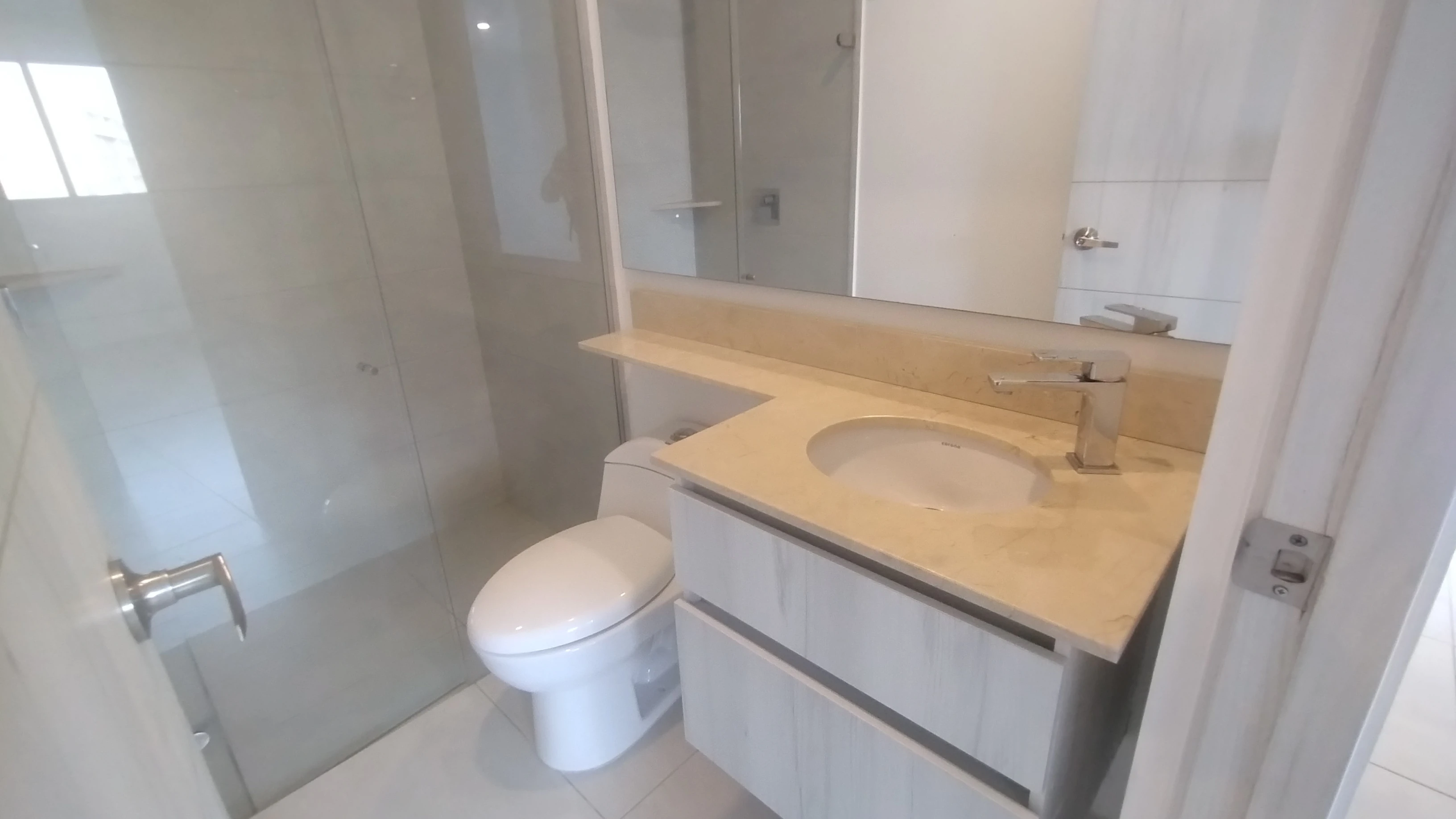 APARTAMENTO PARA ARRIENDO CERCA DE BUENAVISTA 