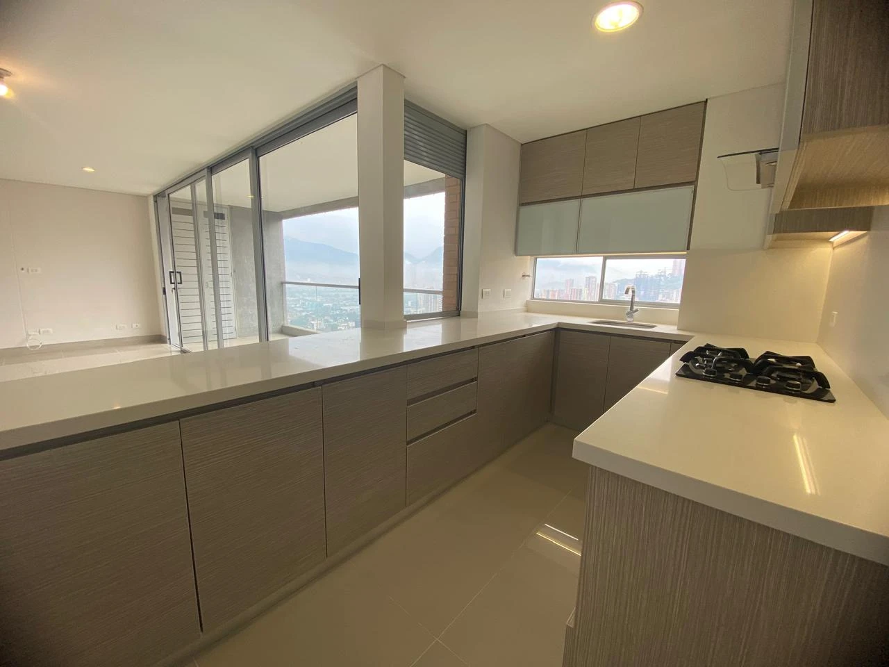 Arriendo Apartamento en el Poblado