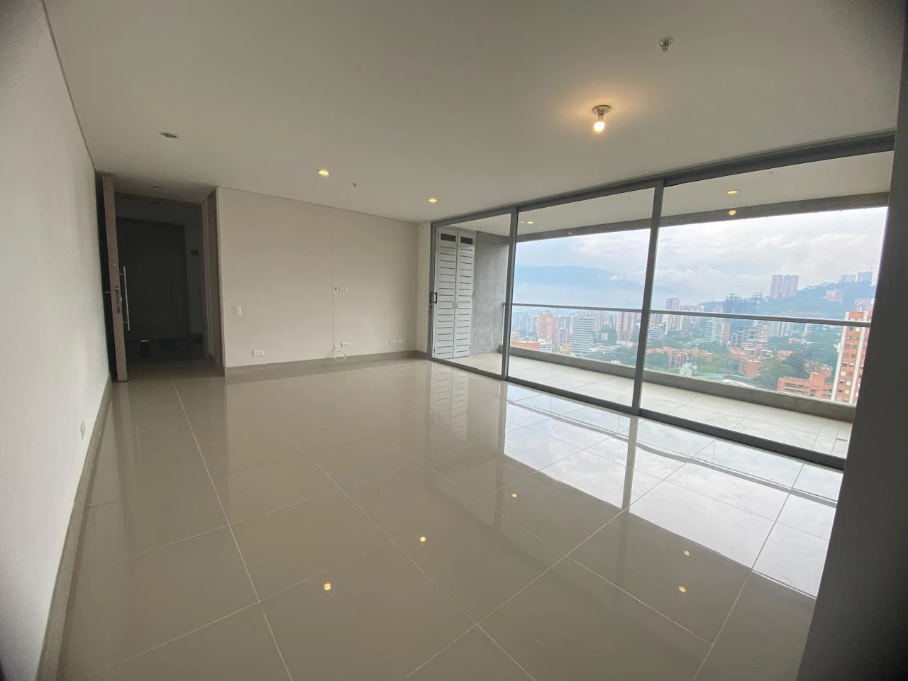 Arriendo Apartamento en el Poblado