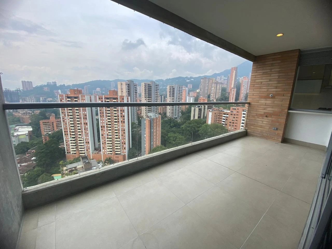 Arriendo Apartamento en el Poblado