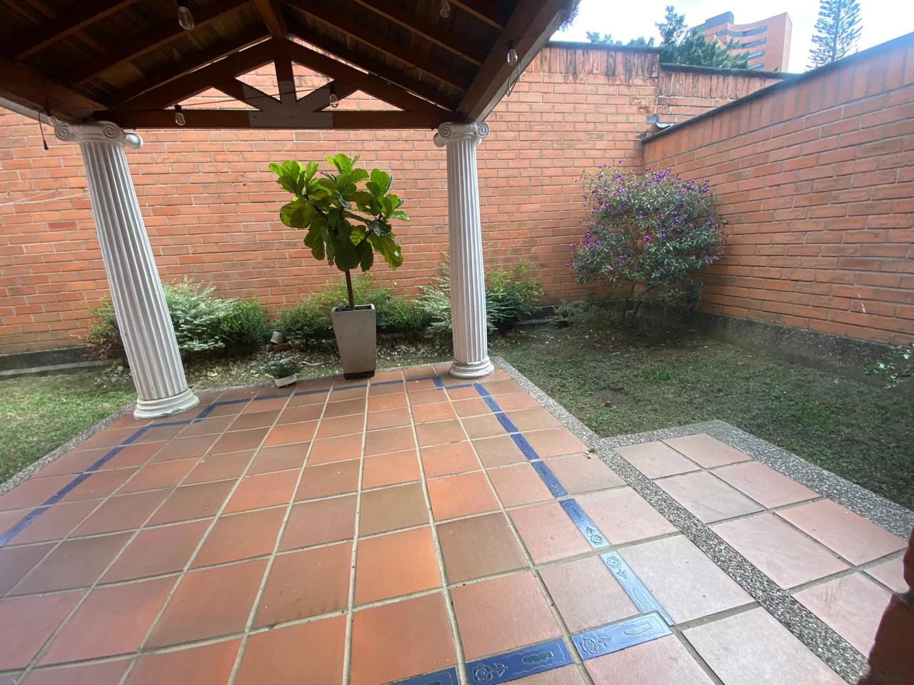 Arriendo Apartamento en el Poblado Los Balsos