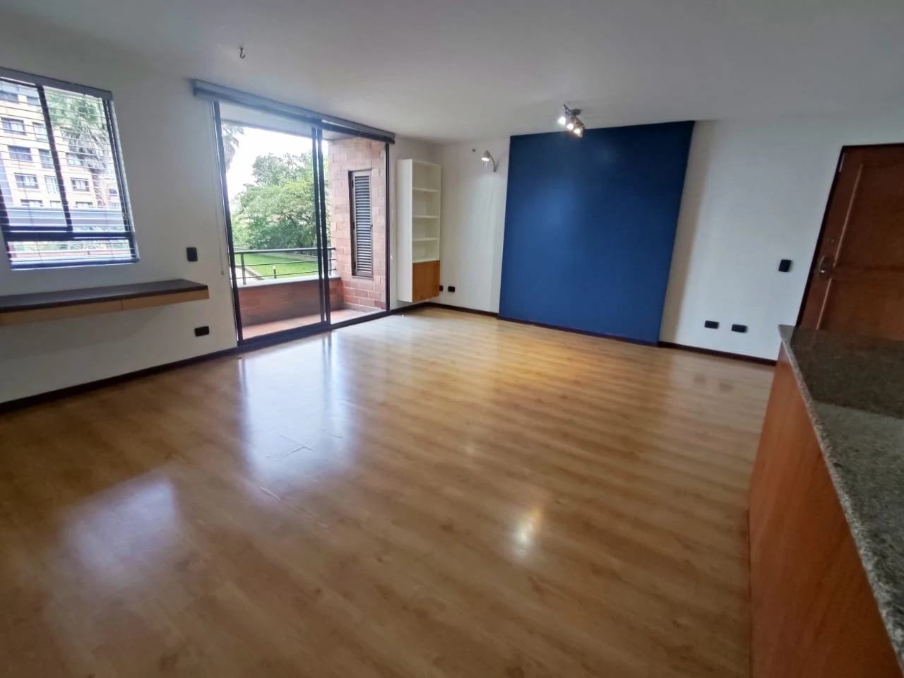 Aparta Estudio en Arriendo sector Trannsversal Superior