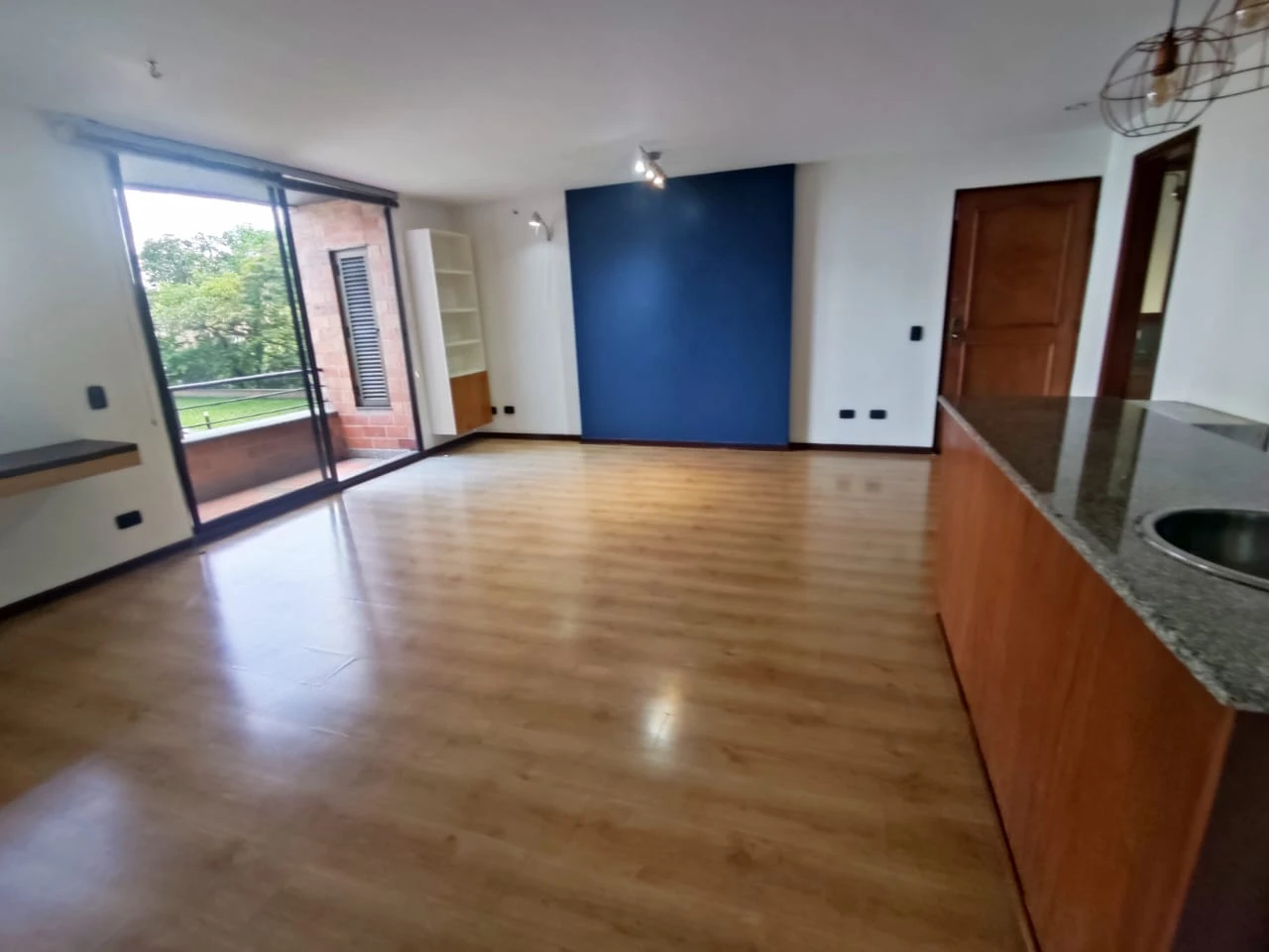 Aparta Estudio en Arriendo sector Trannsversal Superior
