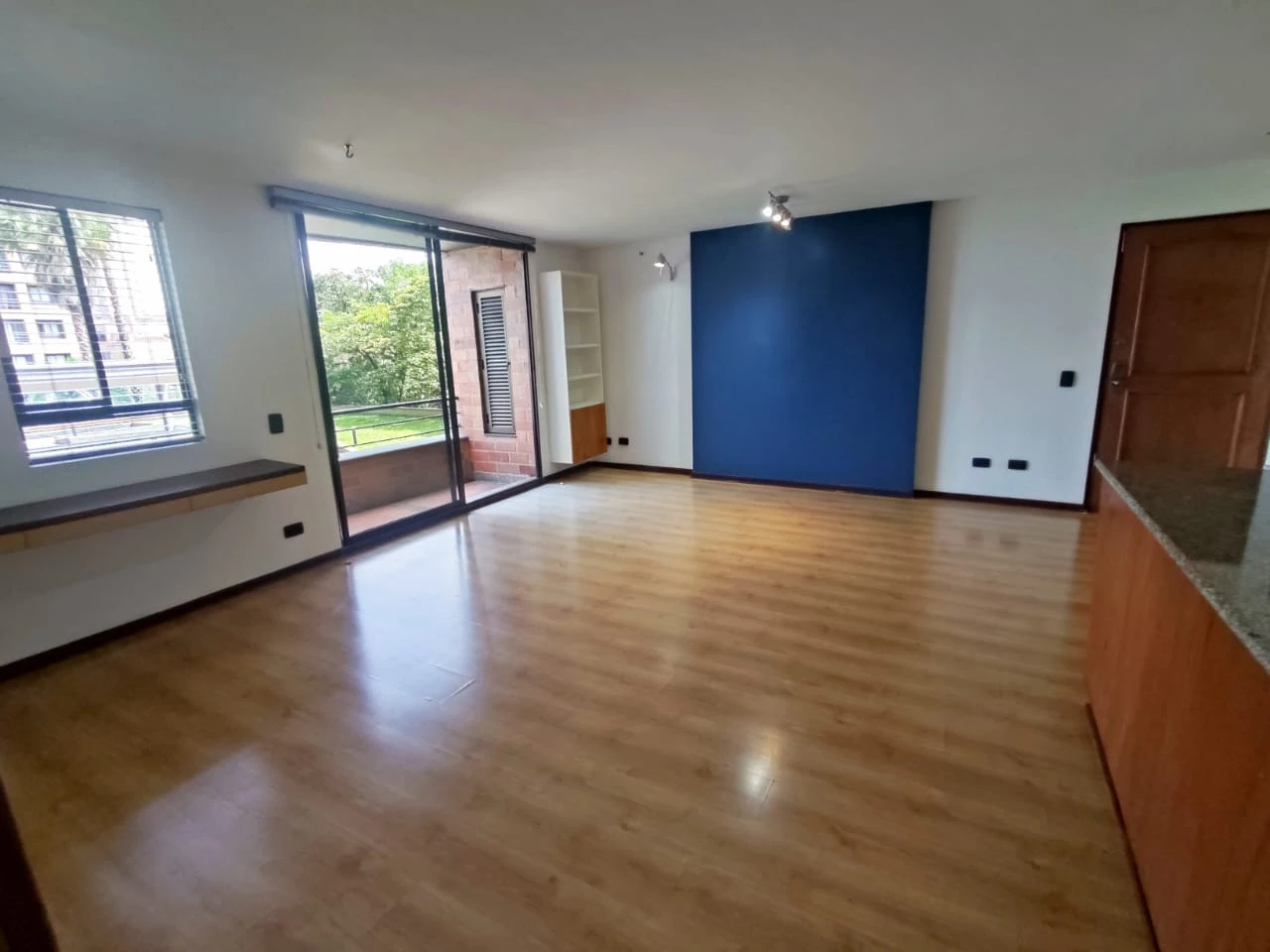 Aparta Estudio en Arriendo sector Trannsversal Superior
