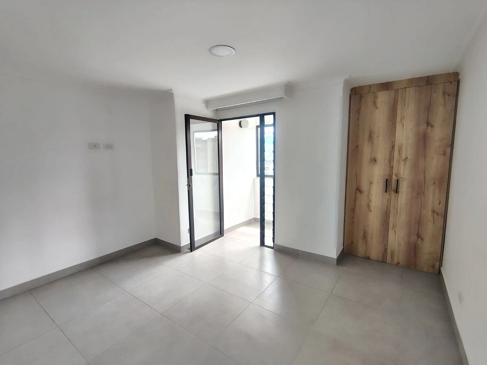 Apartamento en arriendo sector Loma del Encierro