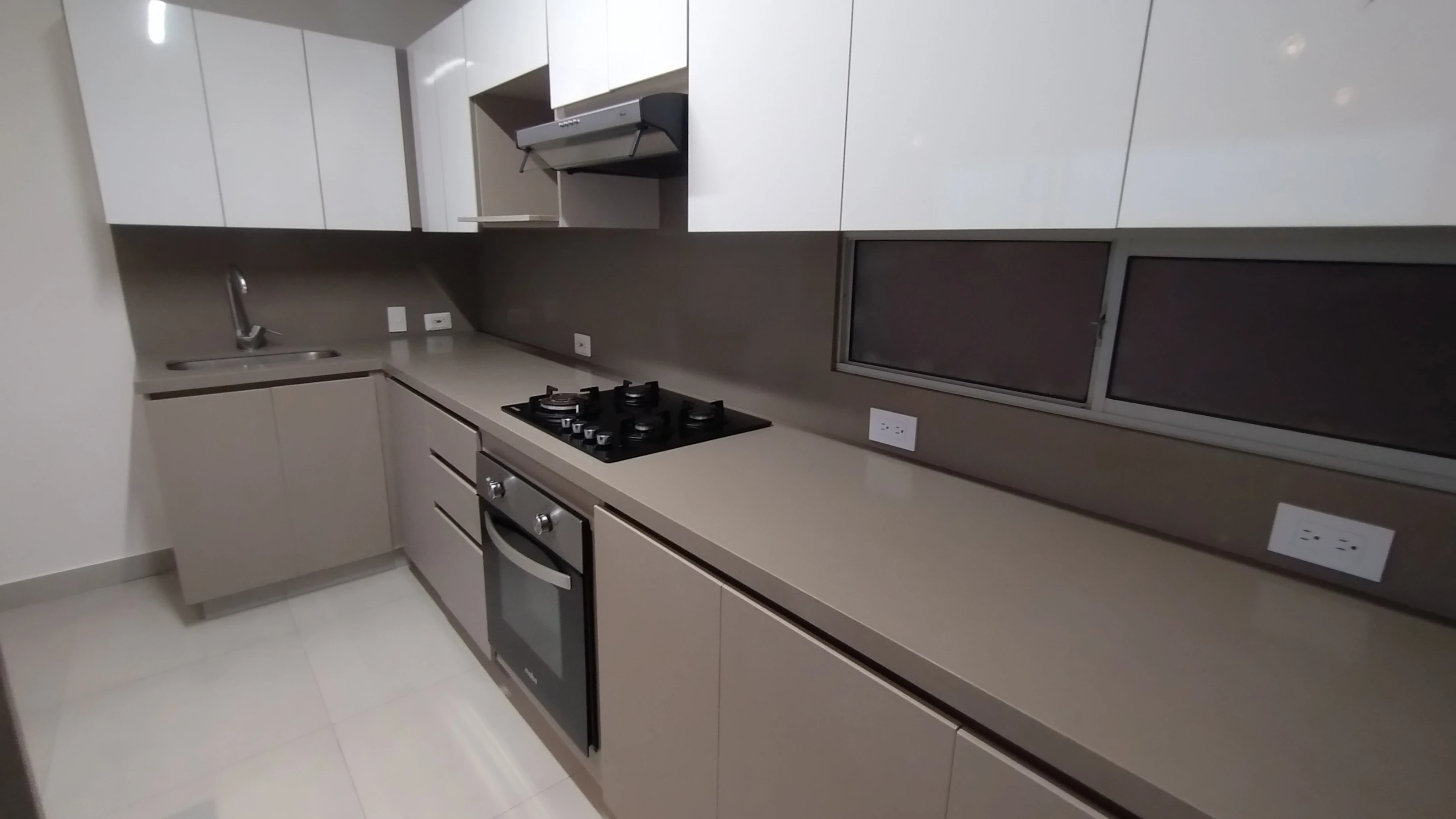 APARTAMENTO EN ARRIENDO EN EL PORTAL DEL GENOVÉS