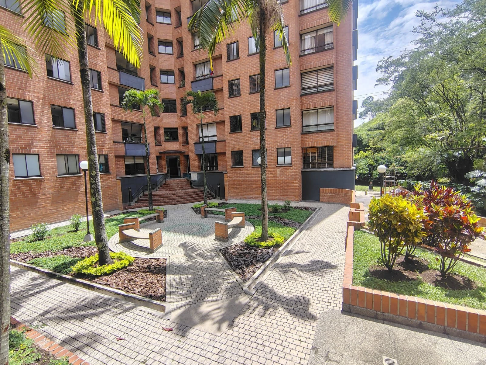 Apartamento en arriendo sector Milla de Oro