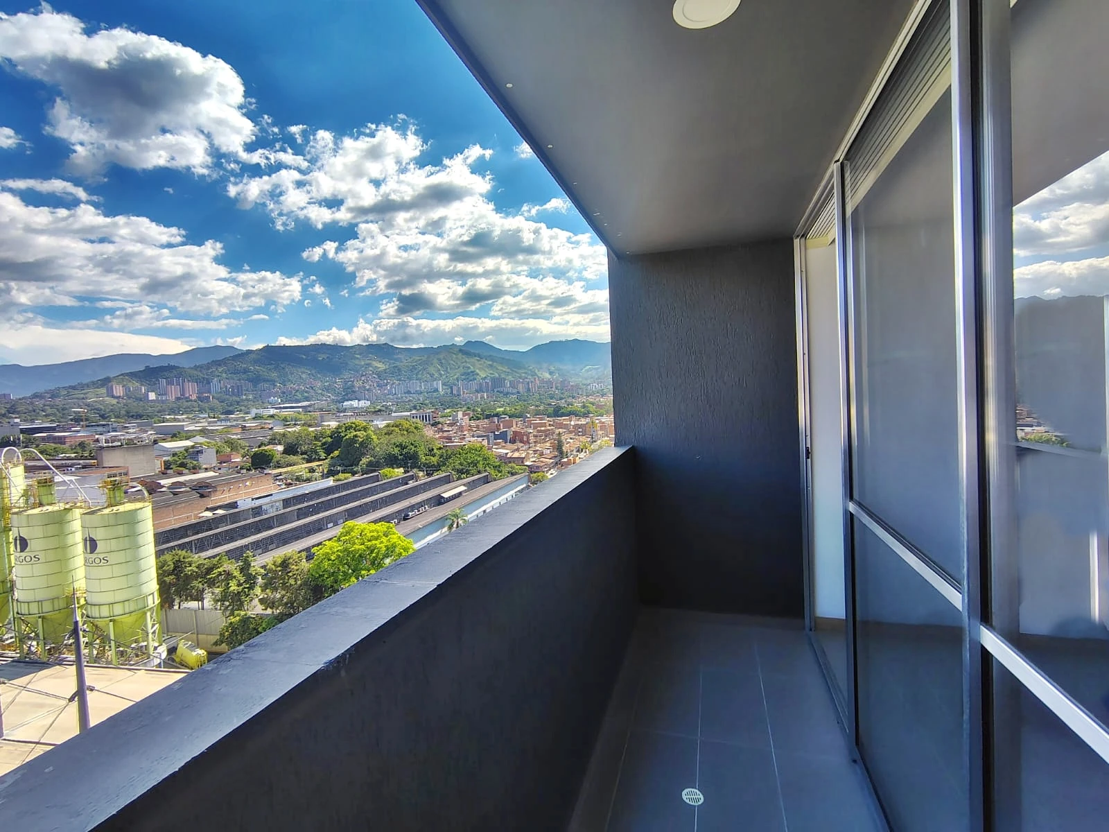 Apartamento en arriendo sector Santafé 
