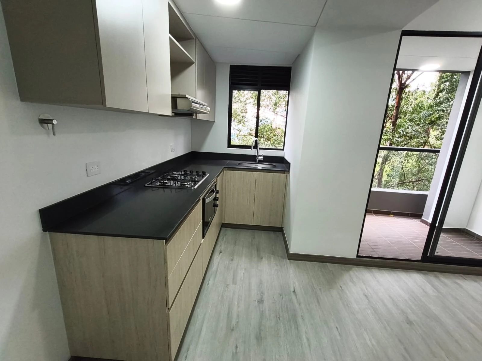 Apartamento en arriendo sector Via las  Palmas, Bosque Santo