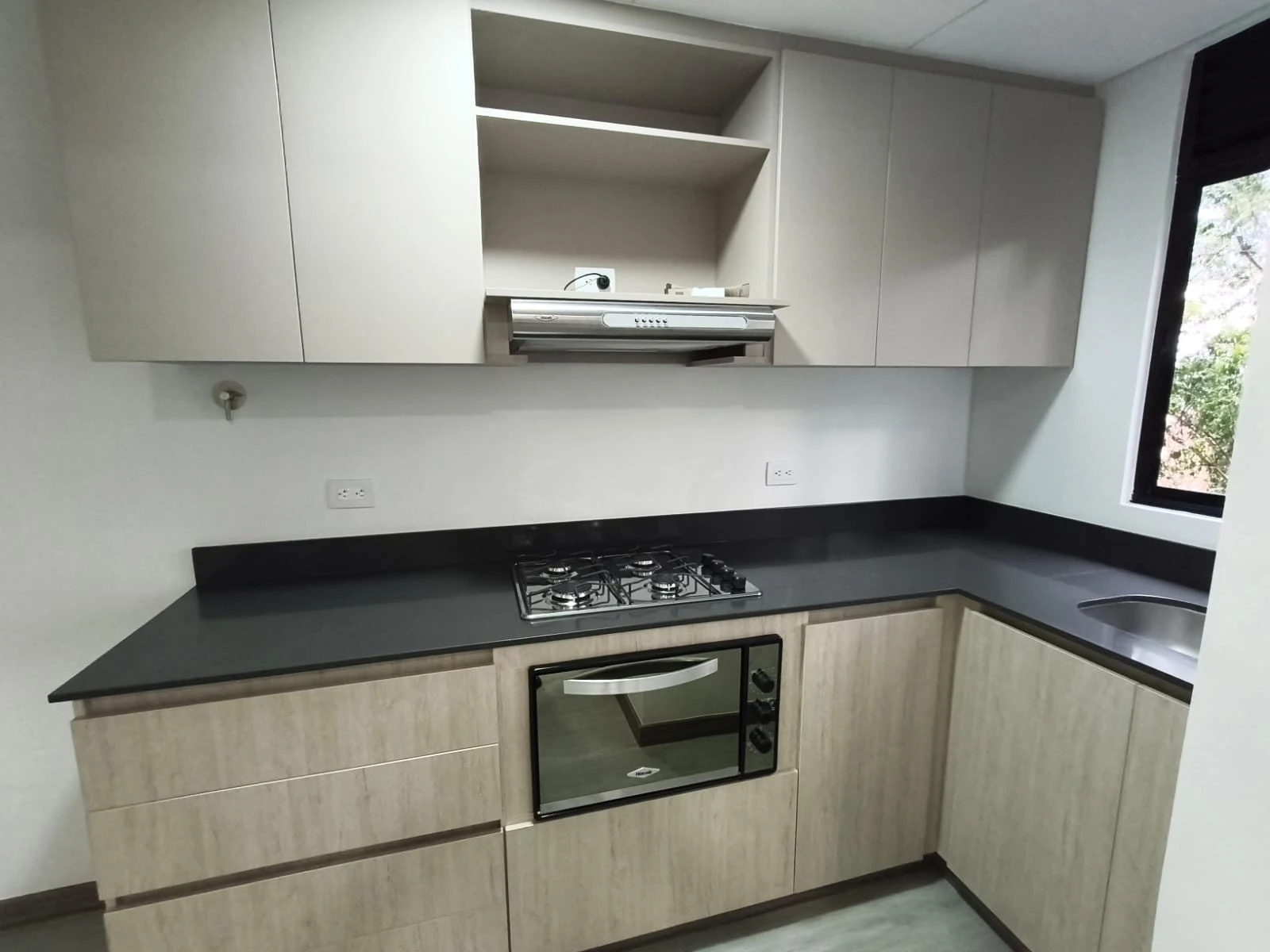 Apartamento en arriendo sector Via las  Palmas, Bosque Santo