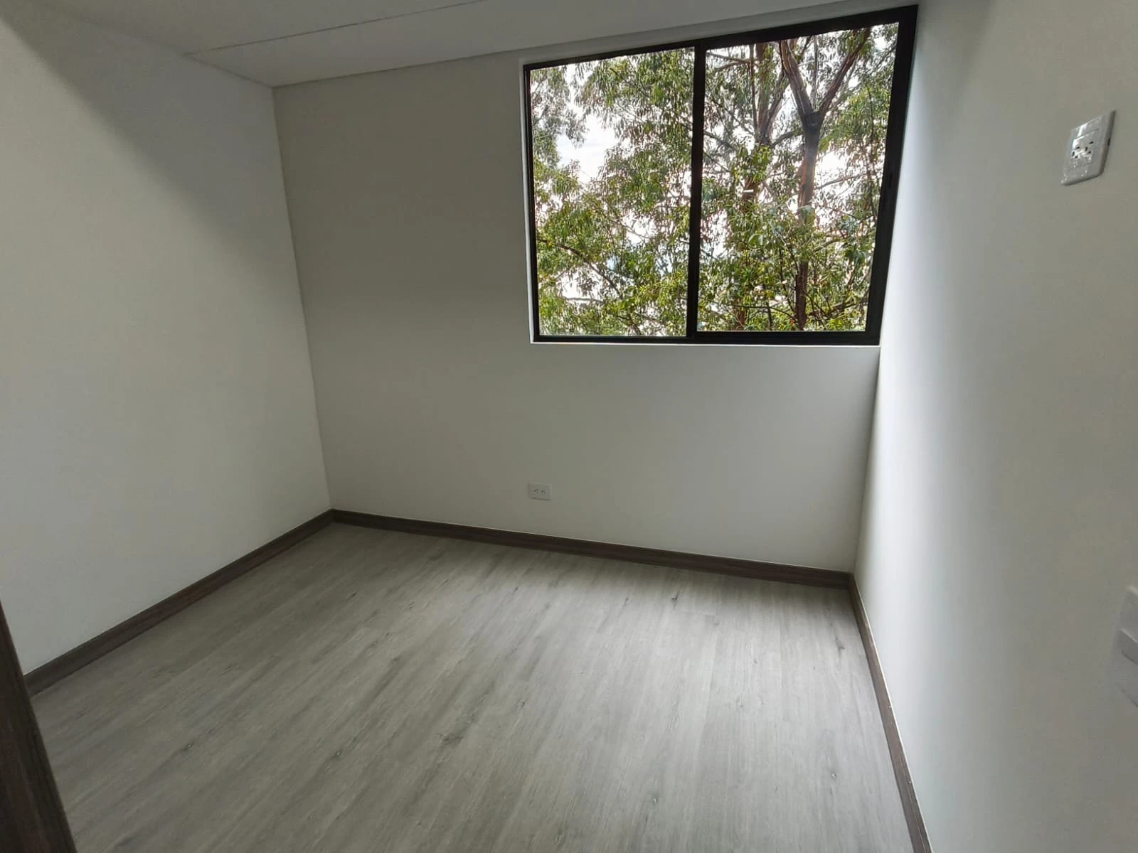 Apartamento en arriendo sector Via las  Palmas, Bosque Santo