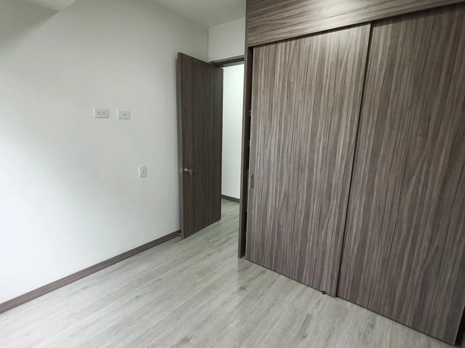 Apartamento en arriendo sector Via las  Palmas, Bosque Santo