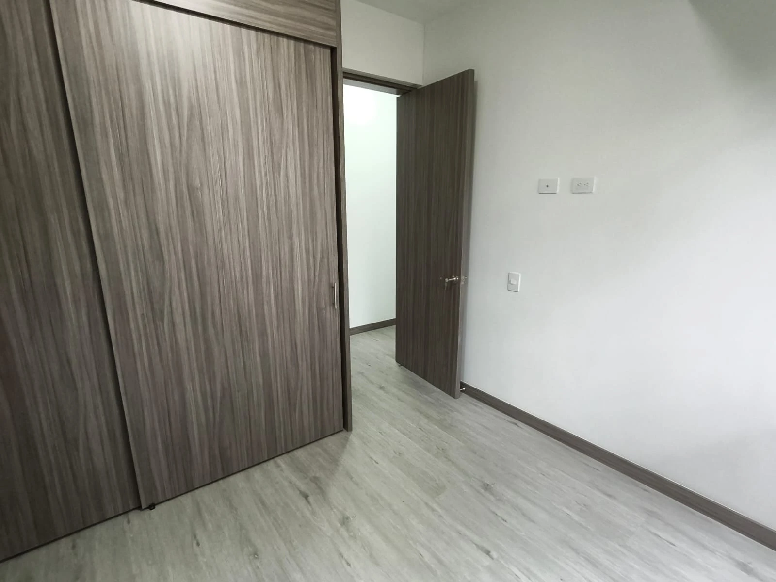 Apartamento en arriendo sector Via las  Palmas, Bosque Santo