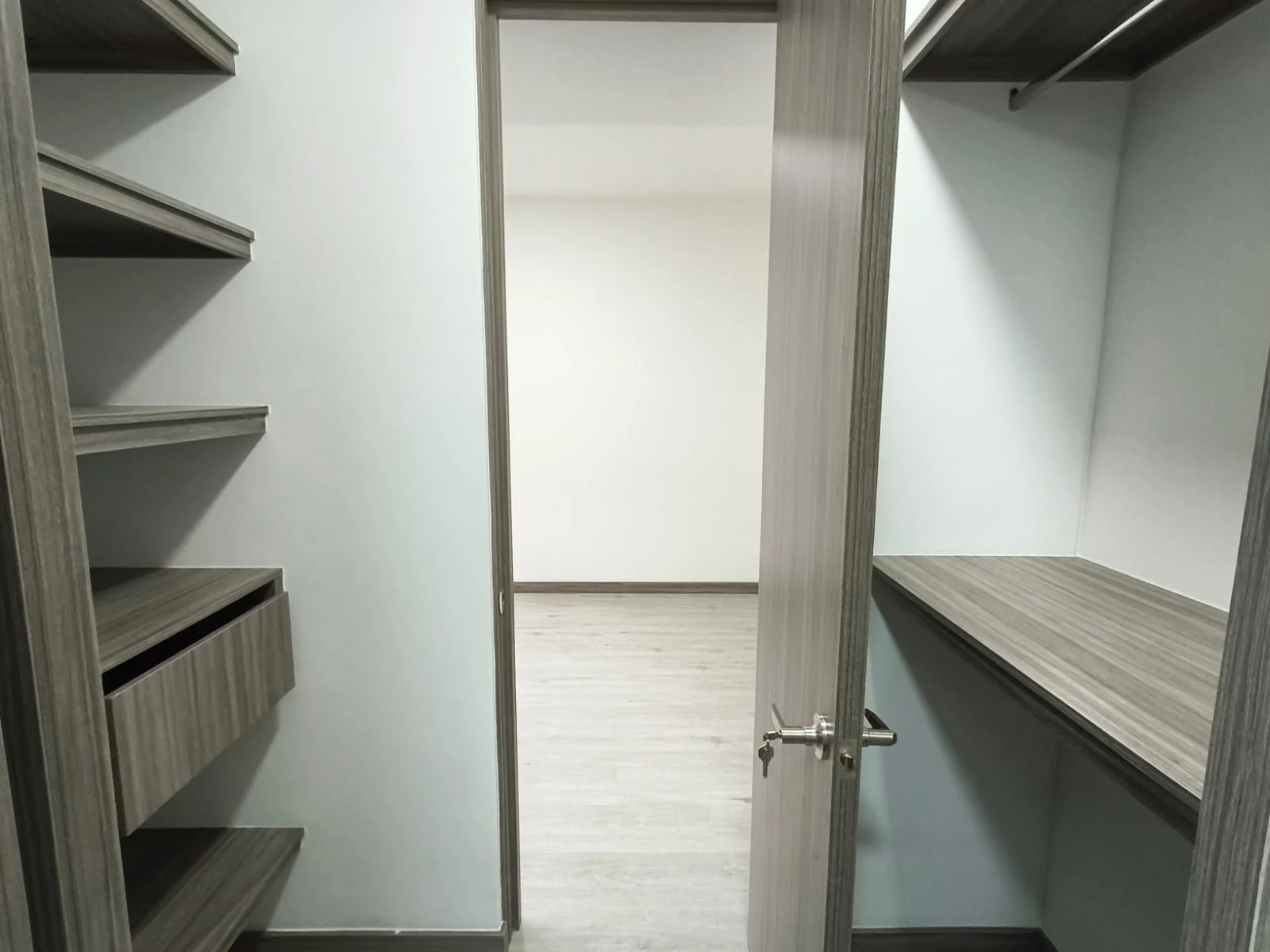 Apartamento en arriendo sector Via las  Palmas, Bosque Santo