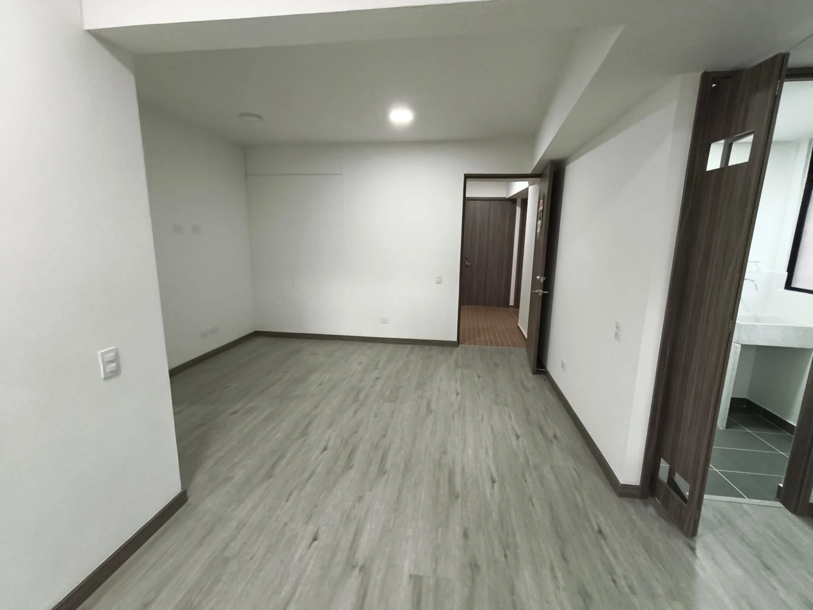 Apartamento en arriendo sector Via las  Palmas, Bosque Santo