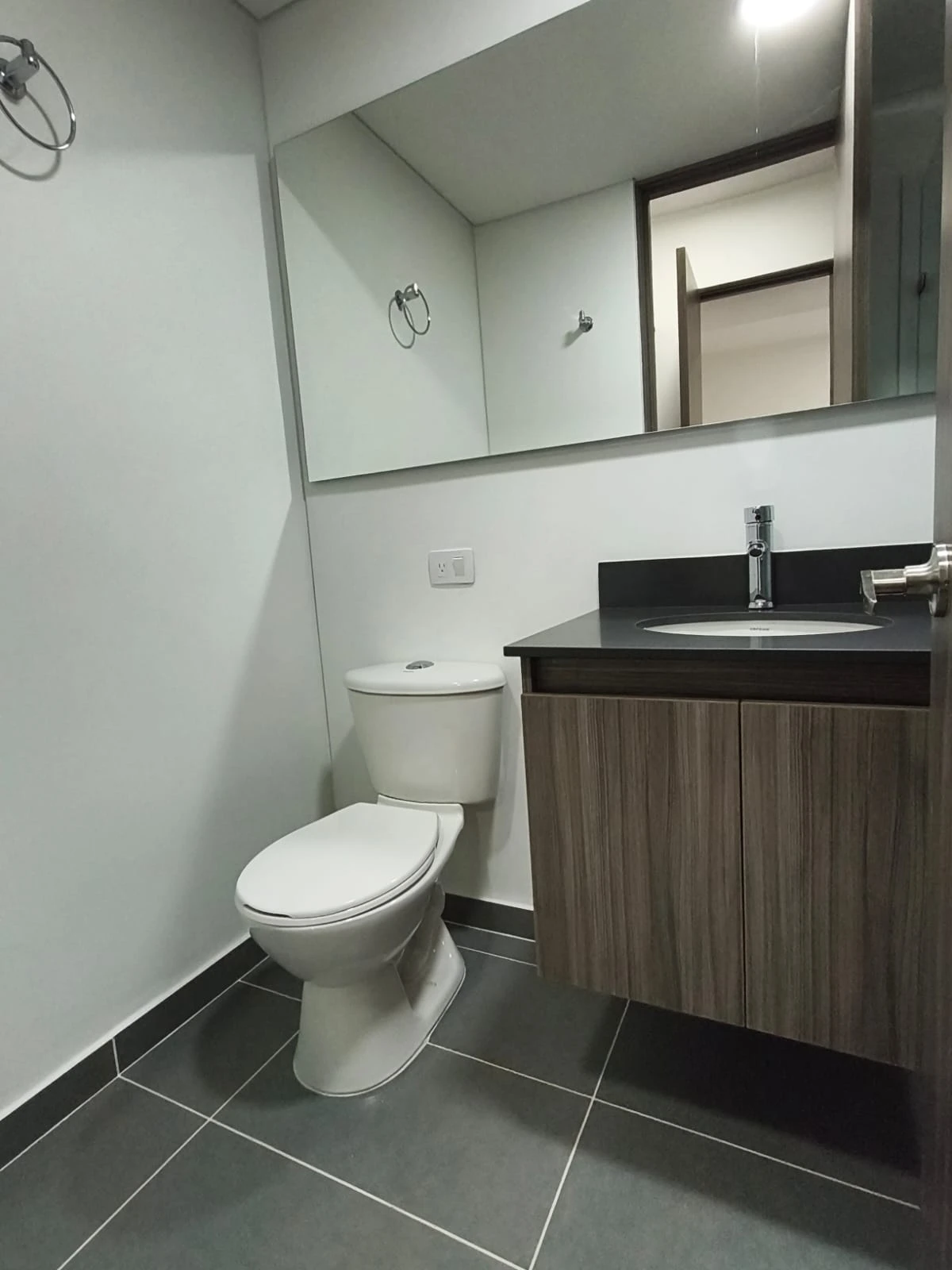 Apartamento en arriendo sector Via las  Palmas, Bosque Santo