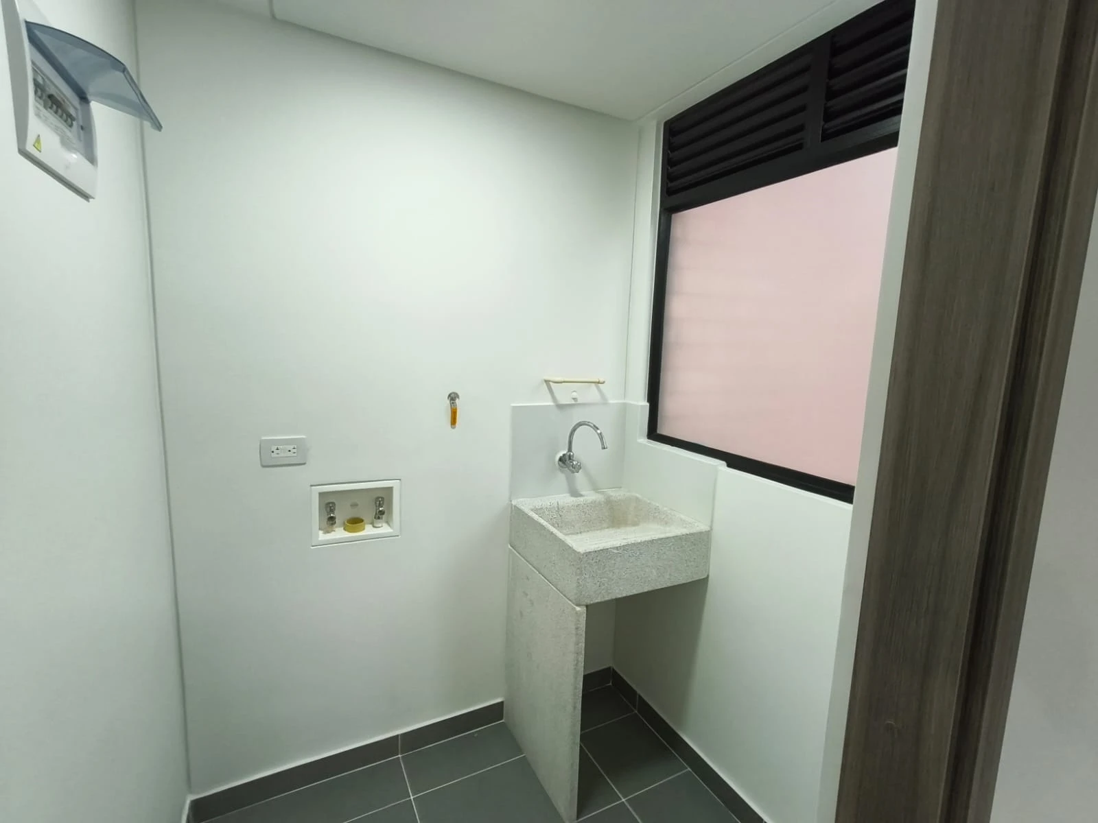 Apartamento en arriendo sector Via las  Palmas, Bosque Santo