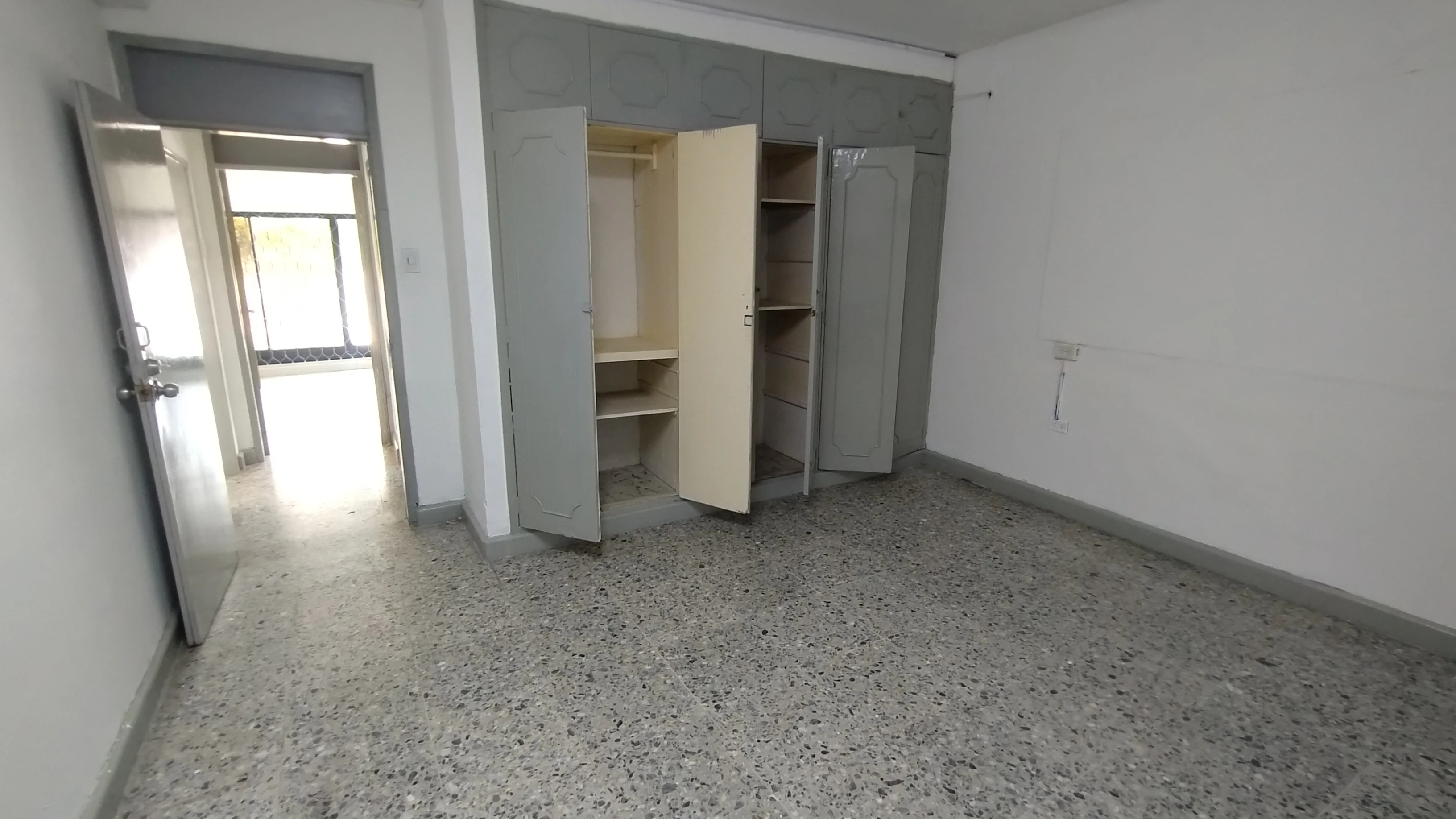 CASA COMERCIAL EN CIUDAD JARDIN