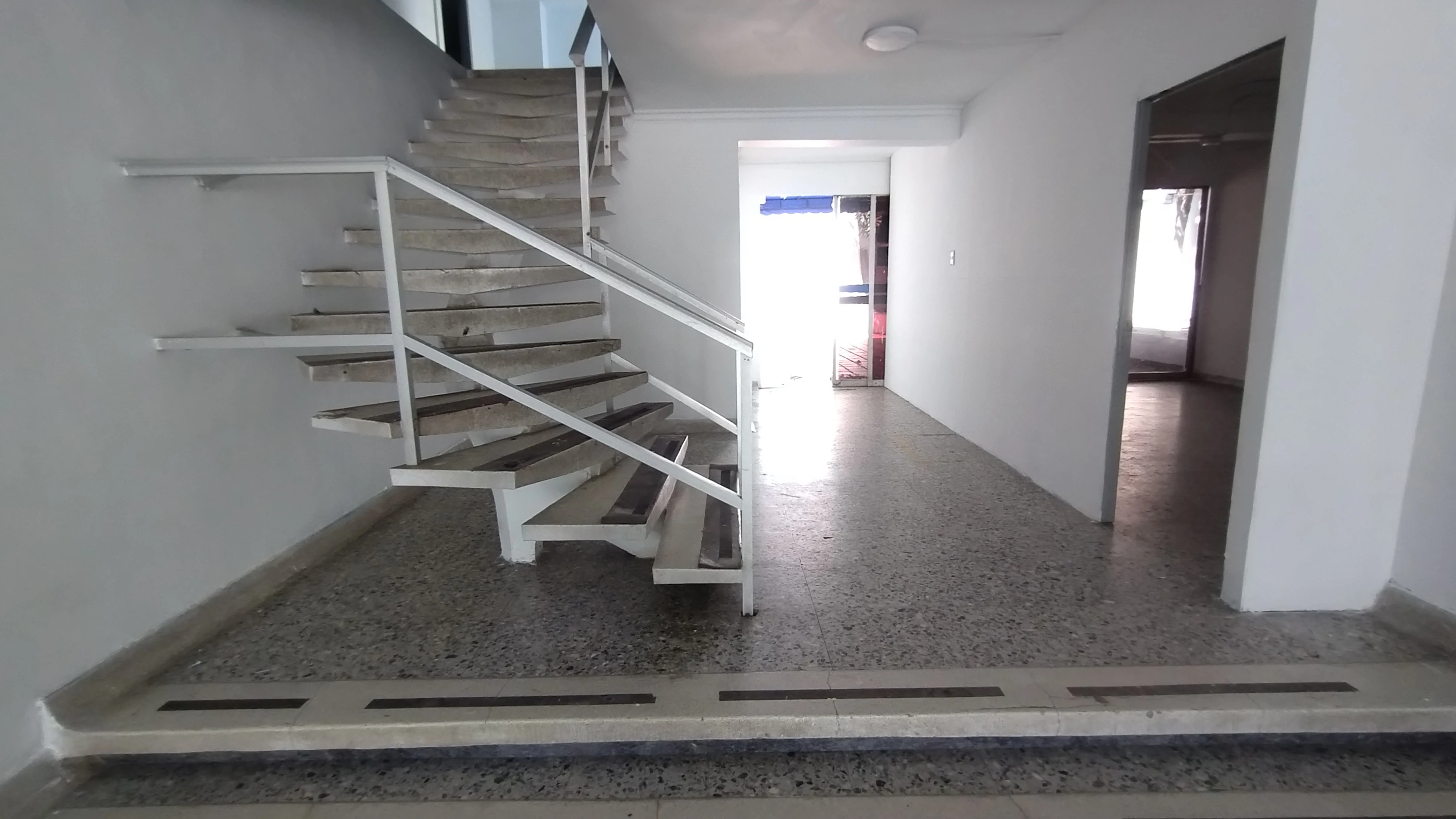 CASA COMERCIAL EN CIUDAD JARDIN