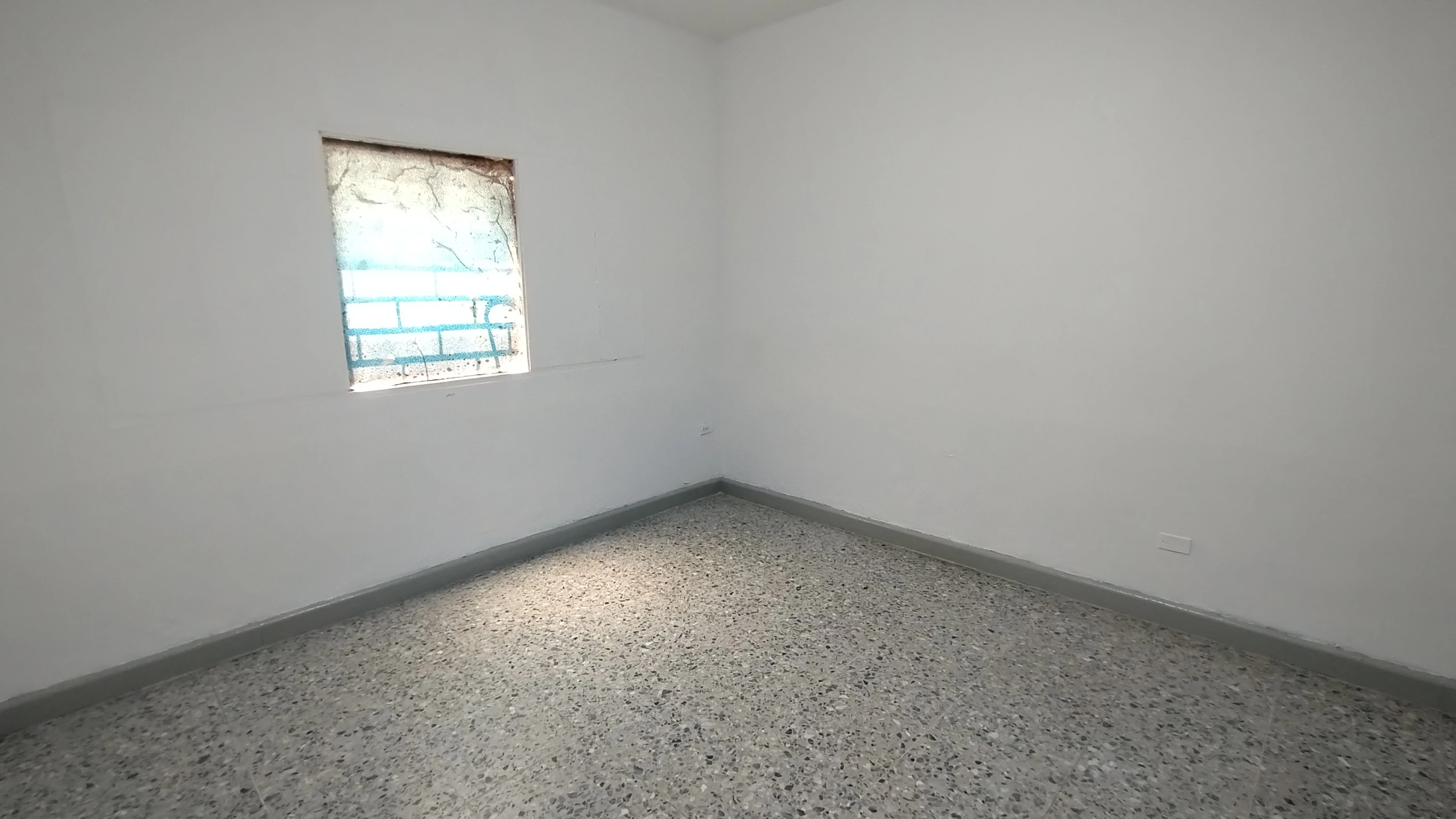 CASA COMERCIAL EN CIUDAD JARDIN