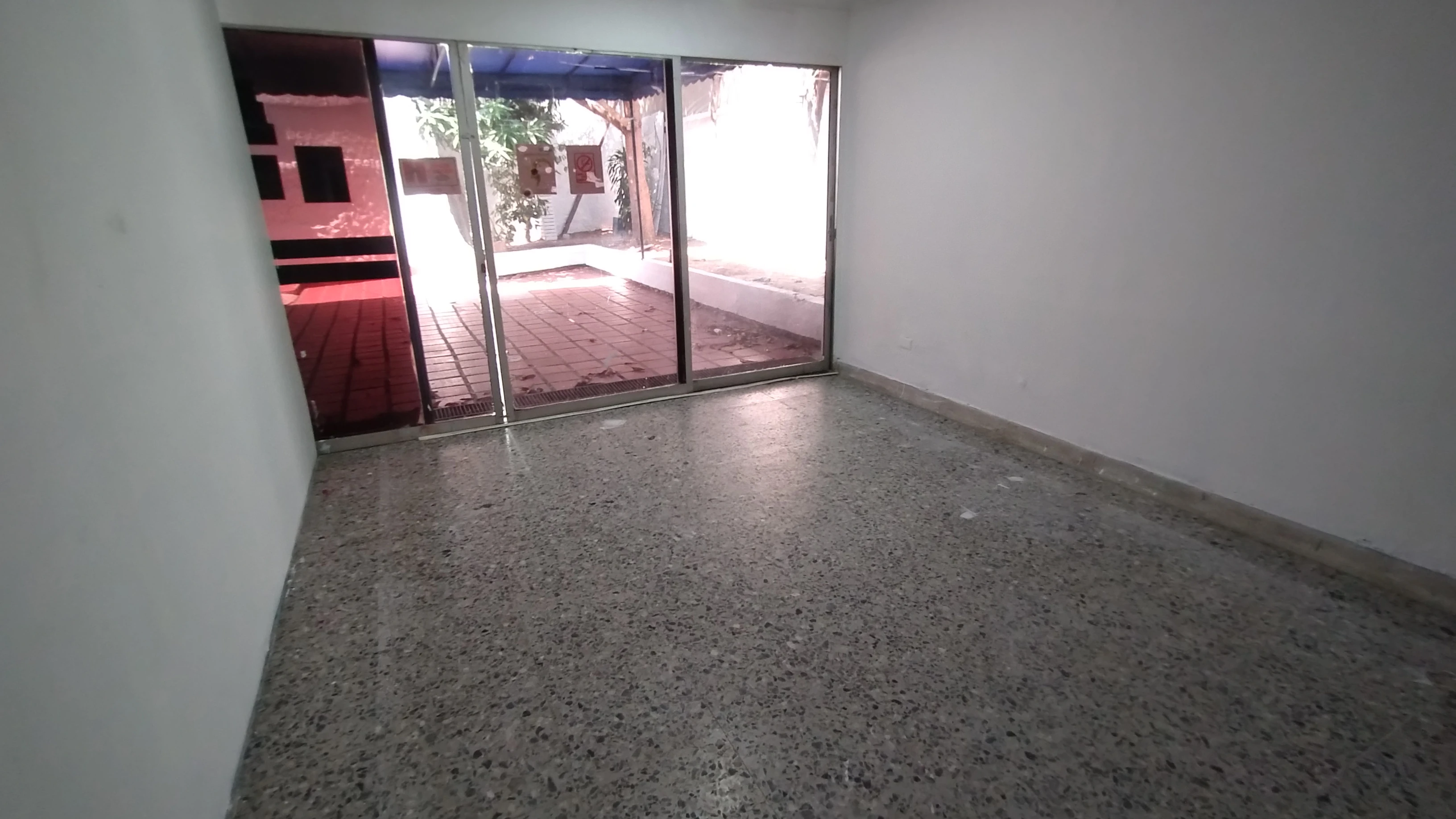 CASA COMERCIAL EN CIUDAD JARDIN