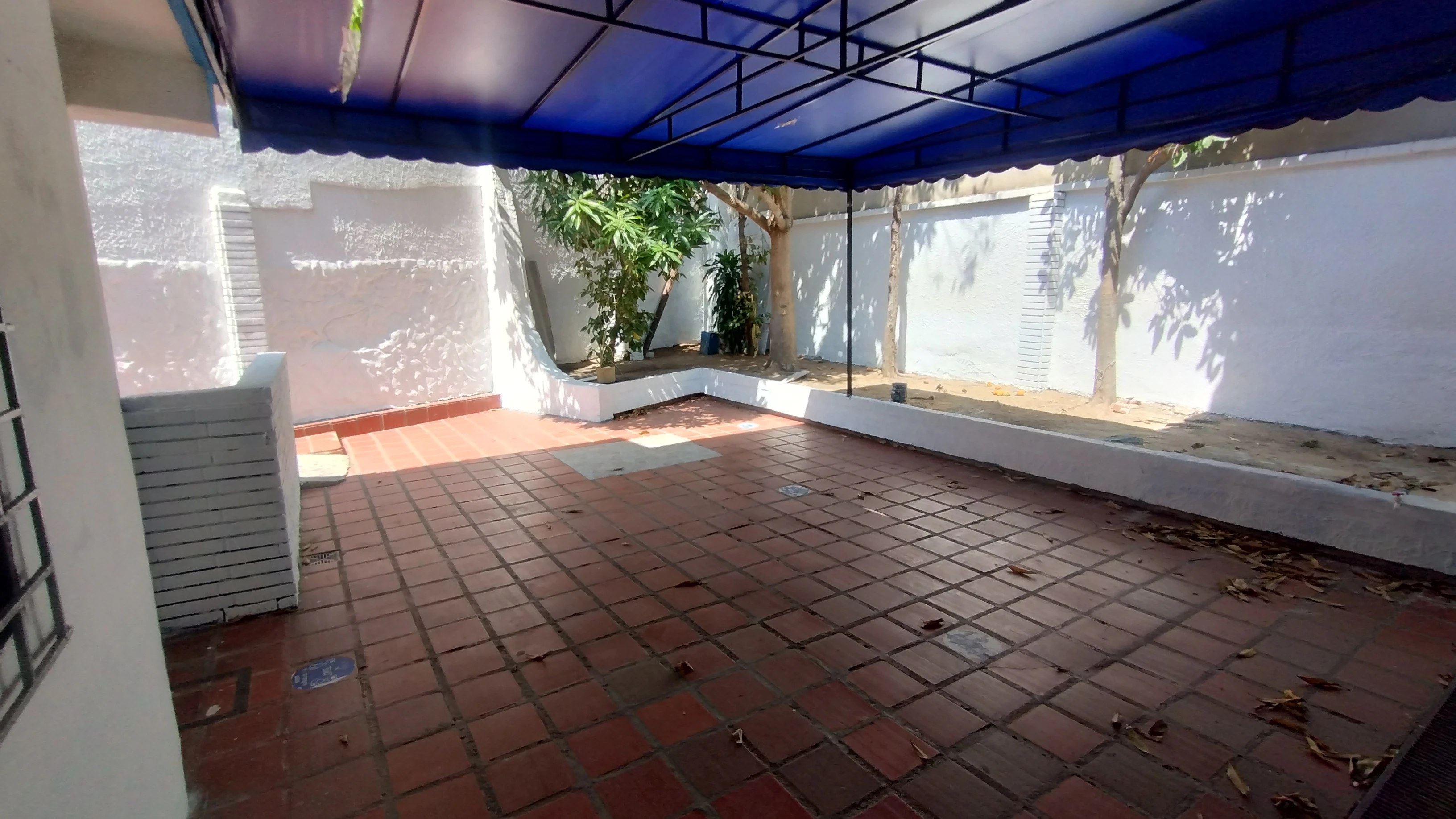 CASA COMERCIAL EN CIUDAD JARDIN