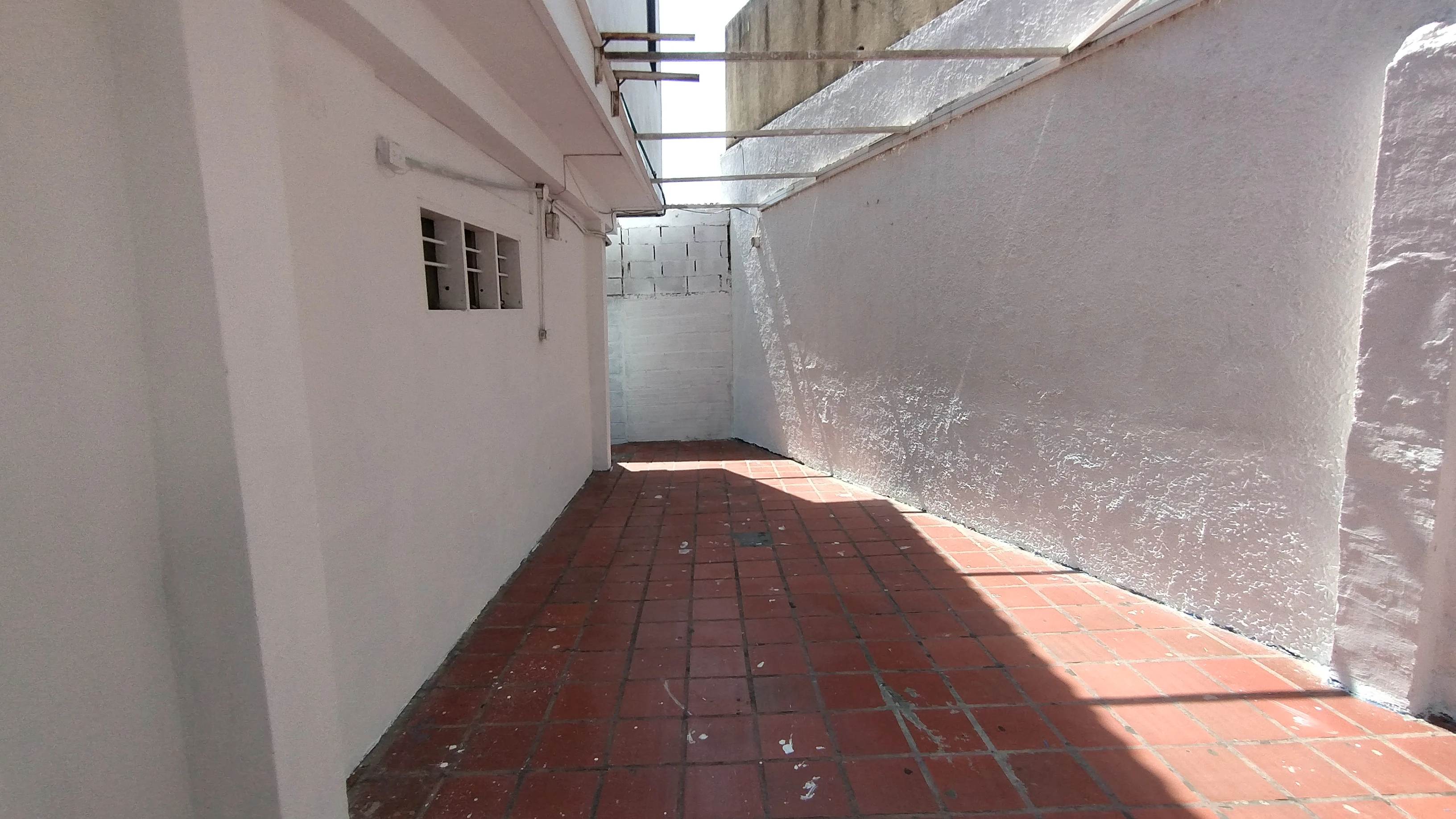 CASA COMERCIAL EN CIUDAD JARDIN