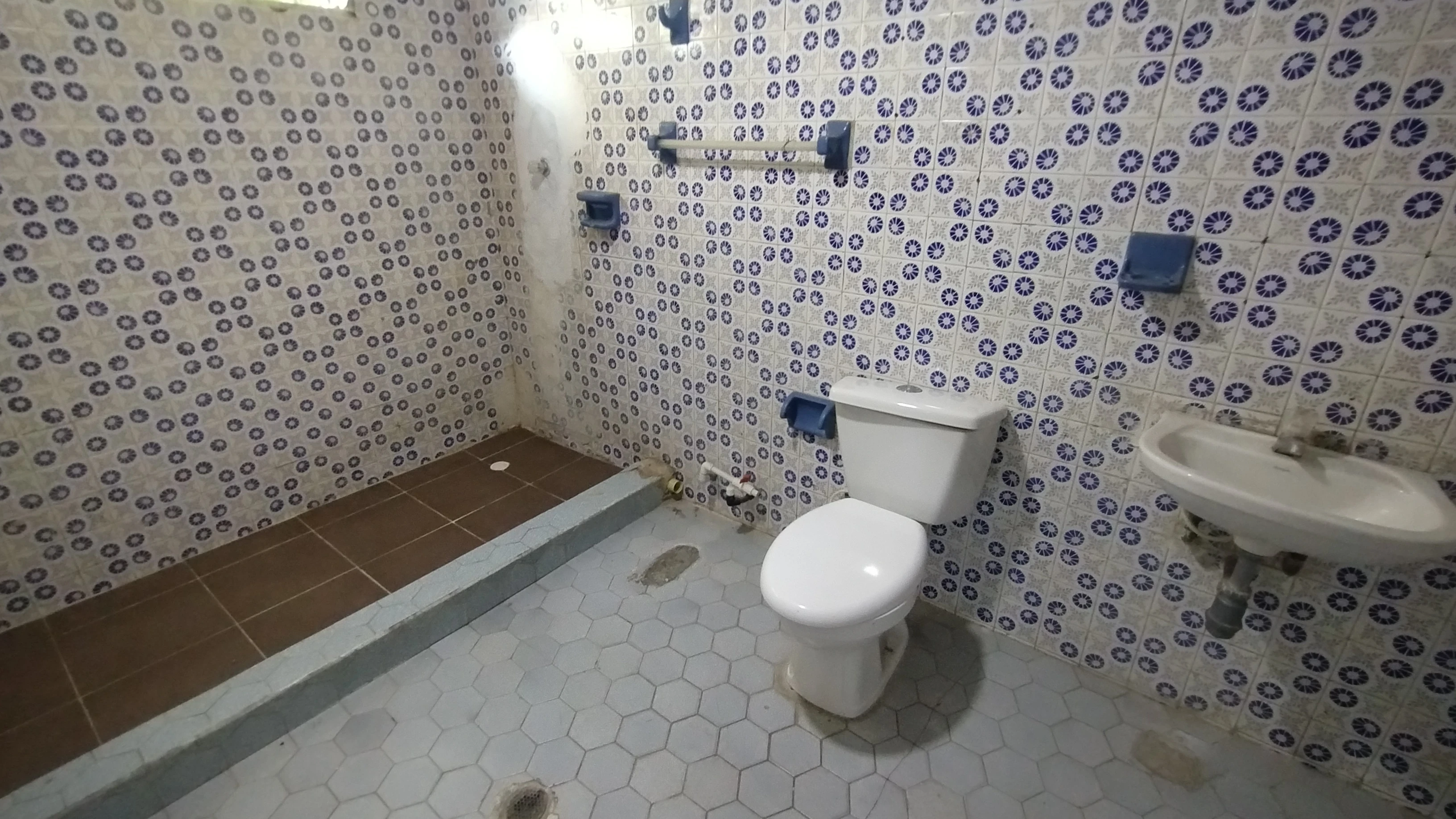 CASA COMERCIAL EN CIUDAD JARDIN