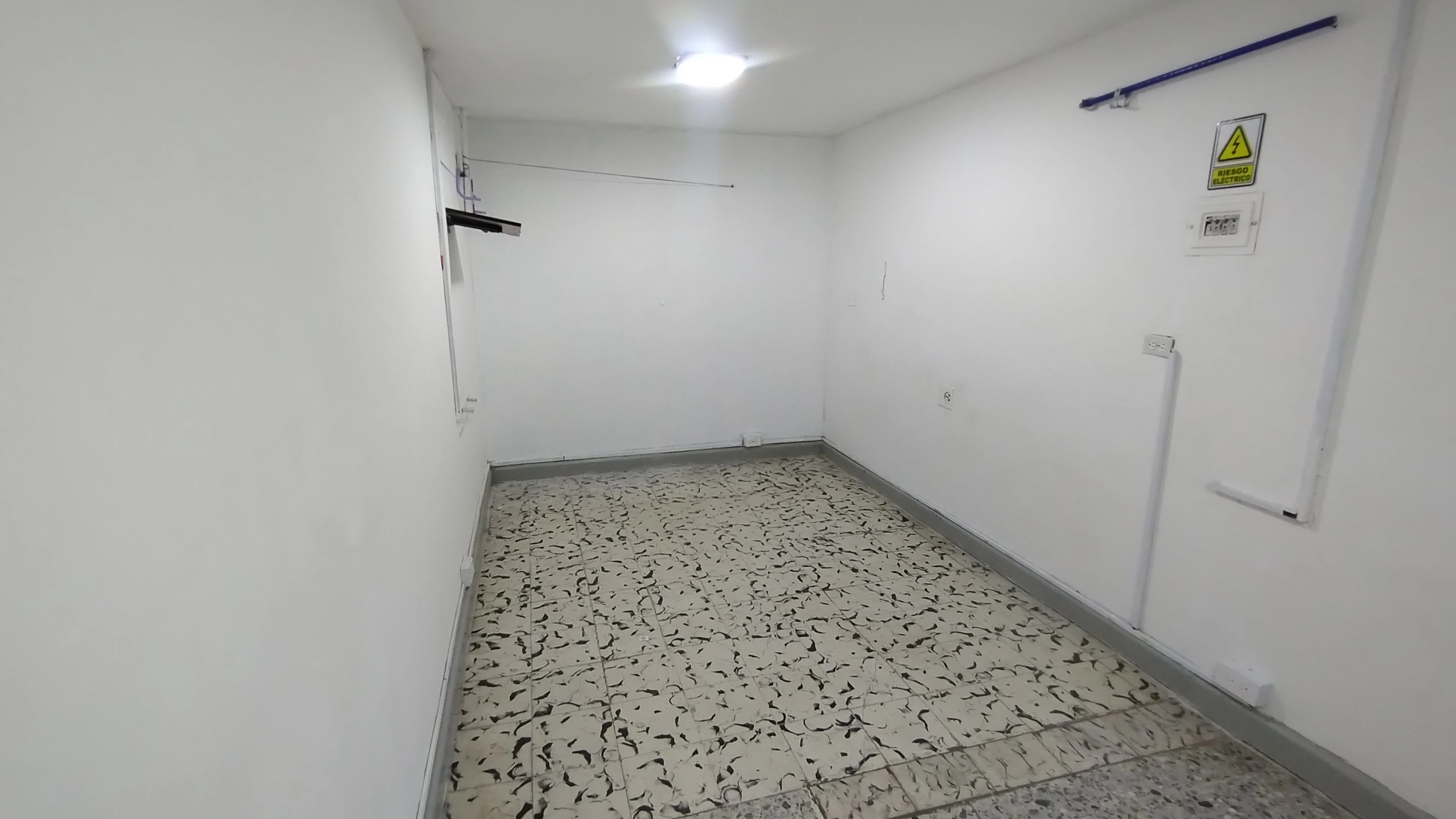 CASA COMERCIAL EN CIUDAD JARDIN